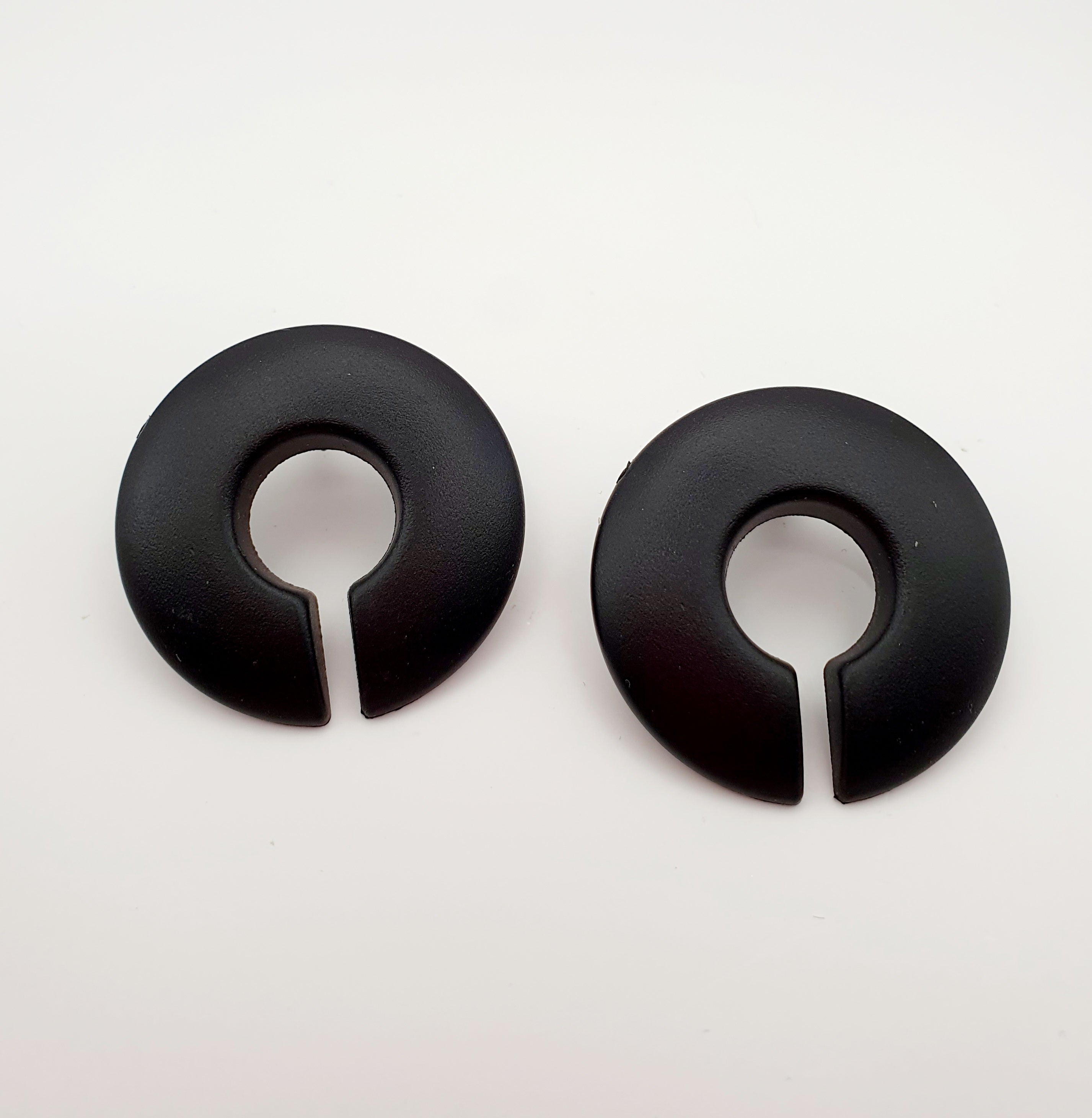 Mustat vintage korvakorut 80-luku
