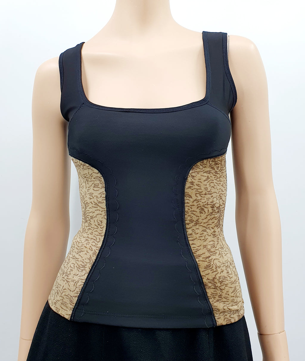 Muotoileva toppi, musta/pantterikuvio, koko 34-36