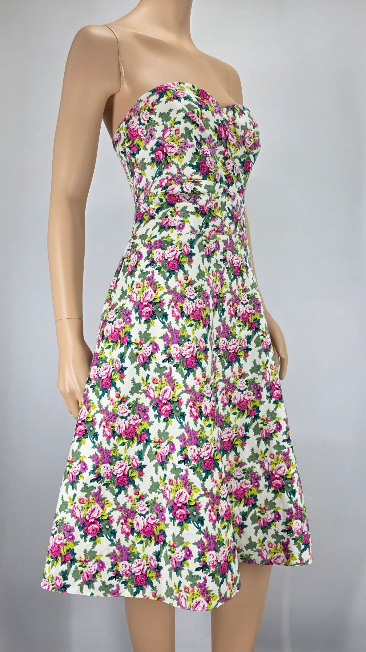 Ariella, sleeveless floral party dress from the 2000s, size 38