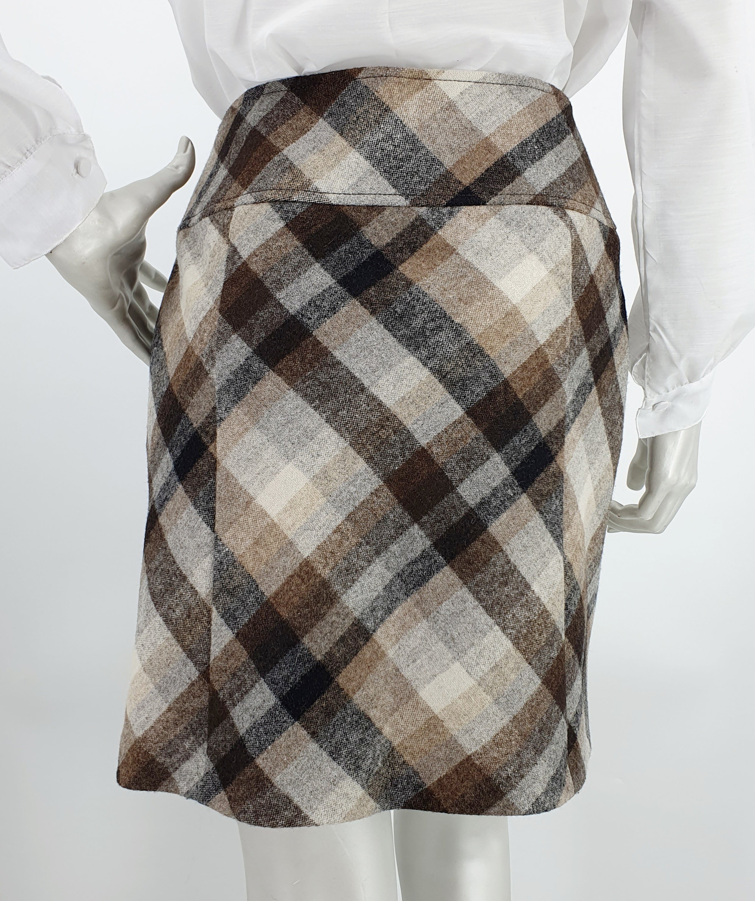 s.Oliver, short checkered autumn skirt from the 2000s, waist 76cm, size 36-38