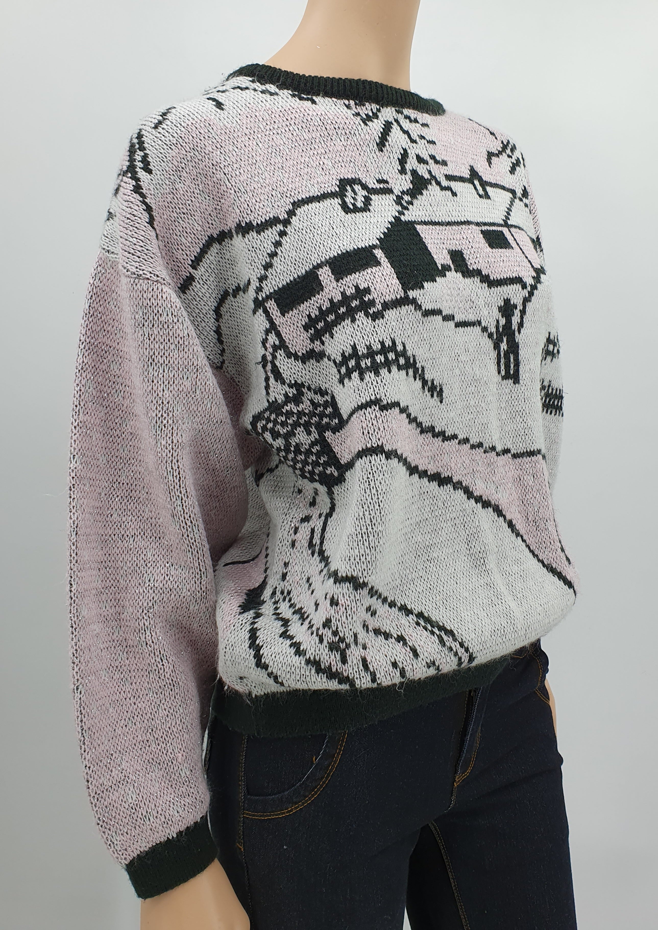 Kimalteleva neulepusero 80-luvulta graafinen kuvio koko 40-42, sivusta kuvattuna