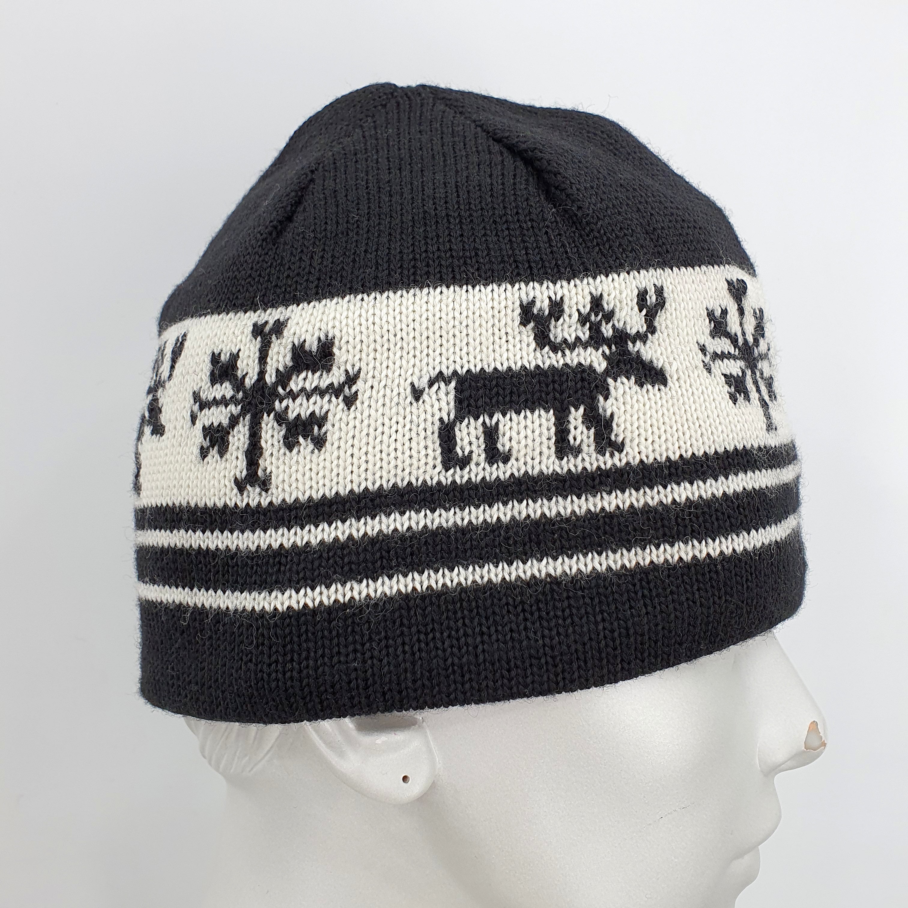 Black and white wool beanie from the 90s-2000s