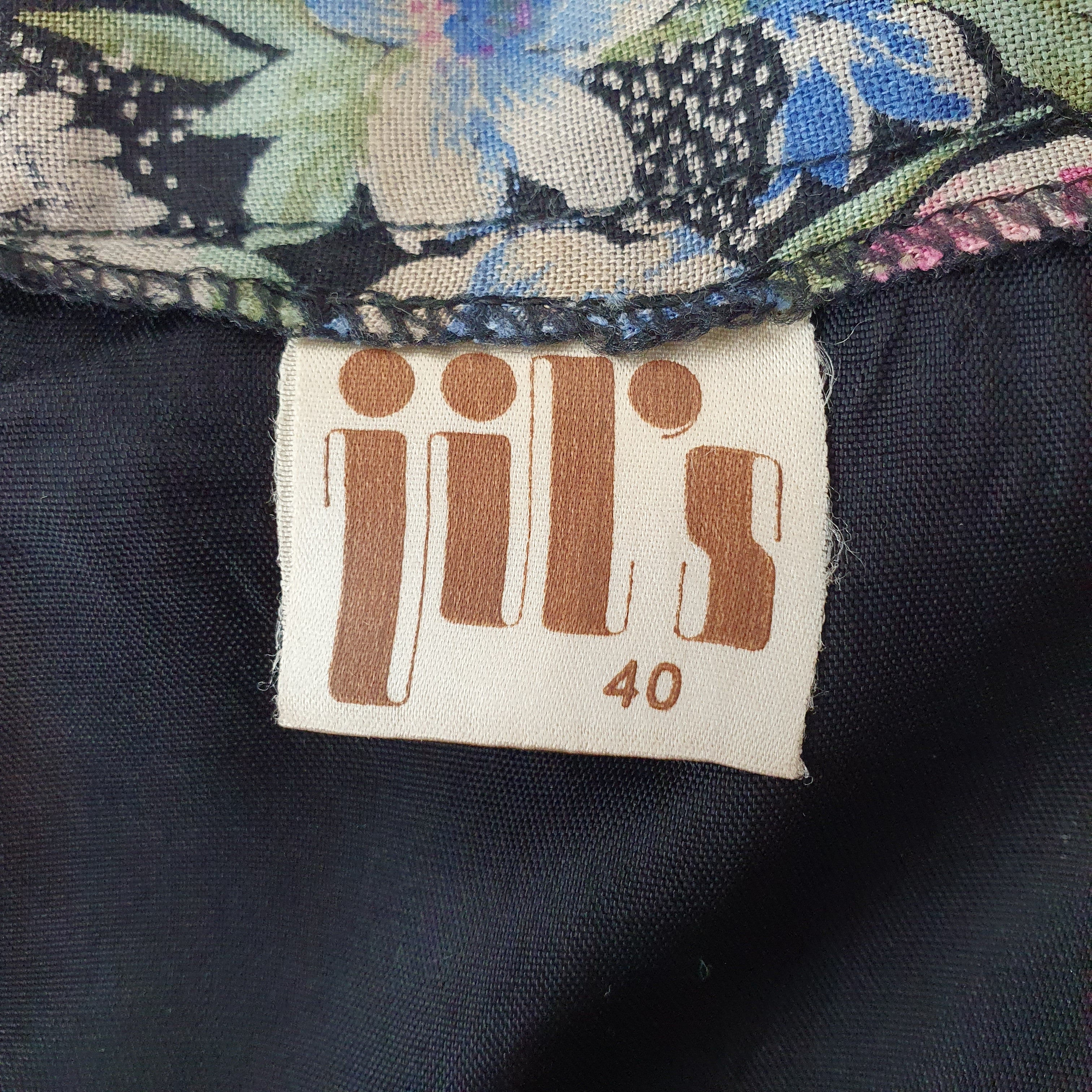 Jil's, black floral patterned skirt from the 80s, waist 70cm, size 36/38