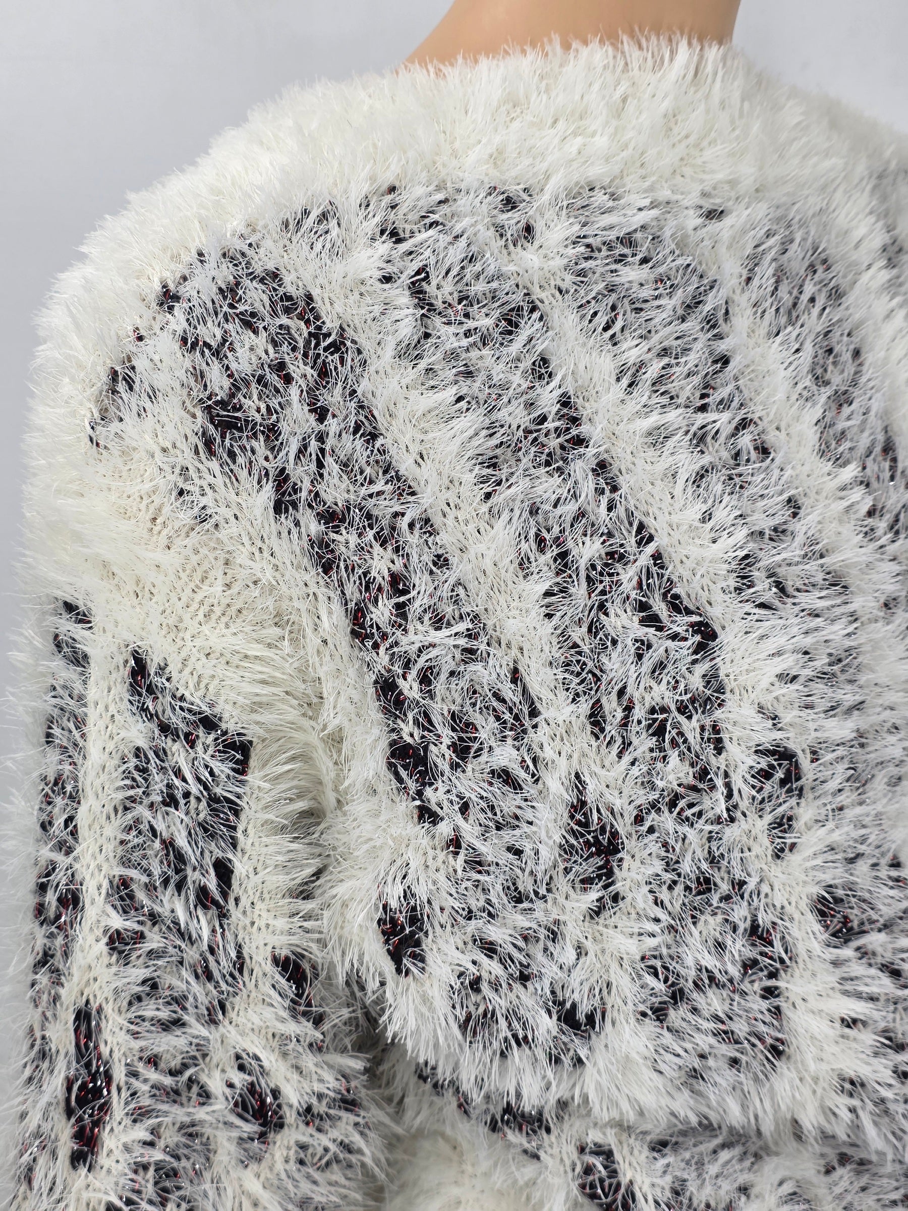 Black and white fluffy sweater from the 80s, size 36-38