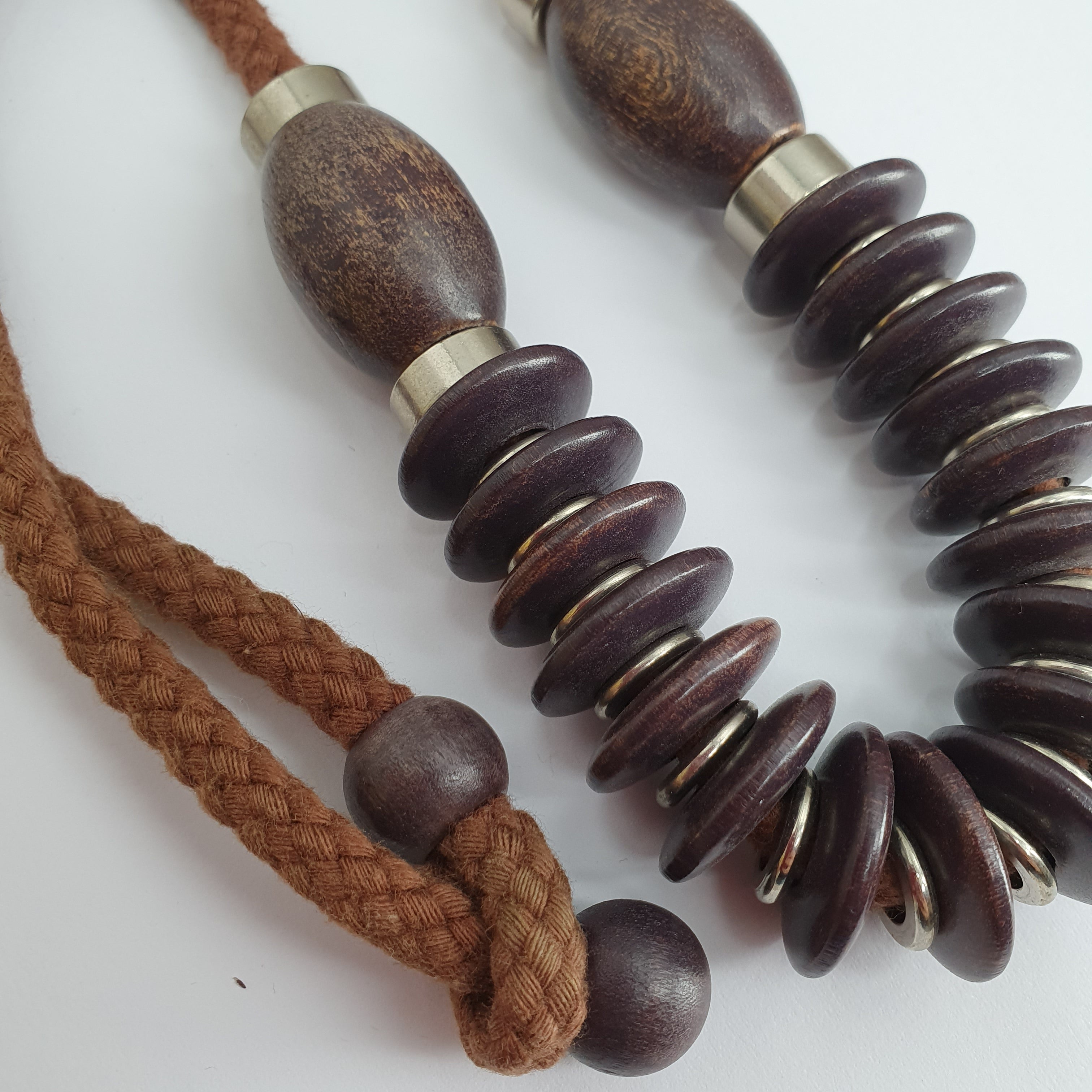 Aarikka, Kehäkukka-necklace from the 80s, color plum/brown, length 65cm