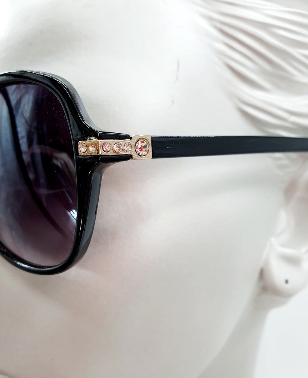 Dasoon, black sunglasses with diamond decorations, UV400