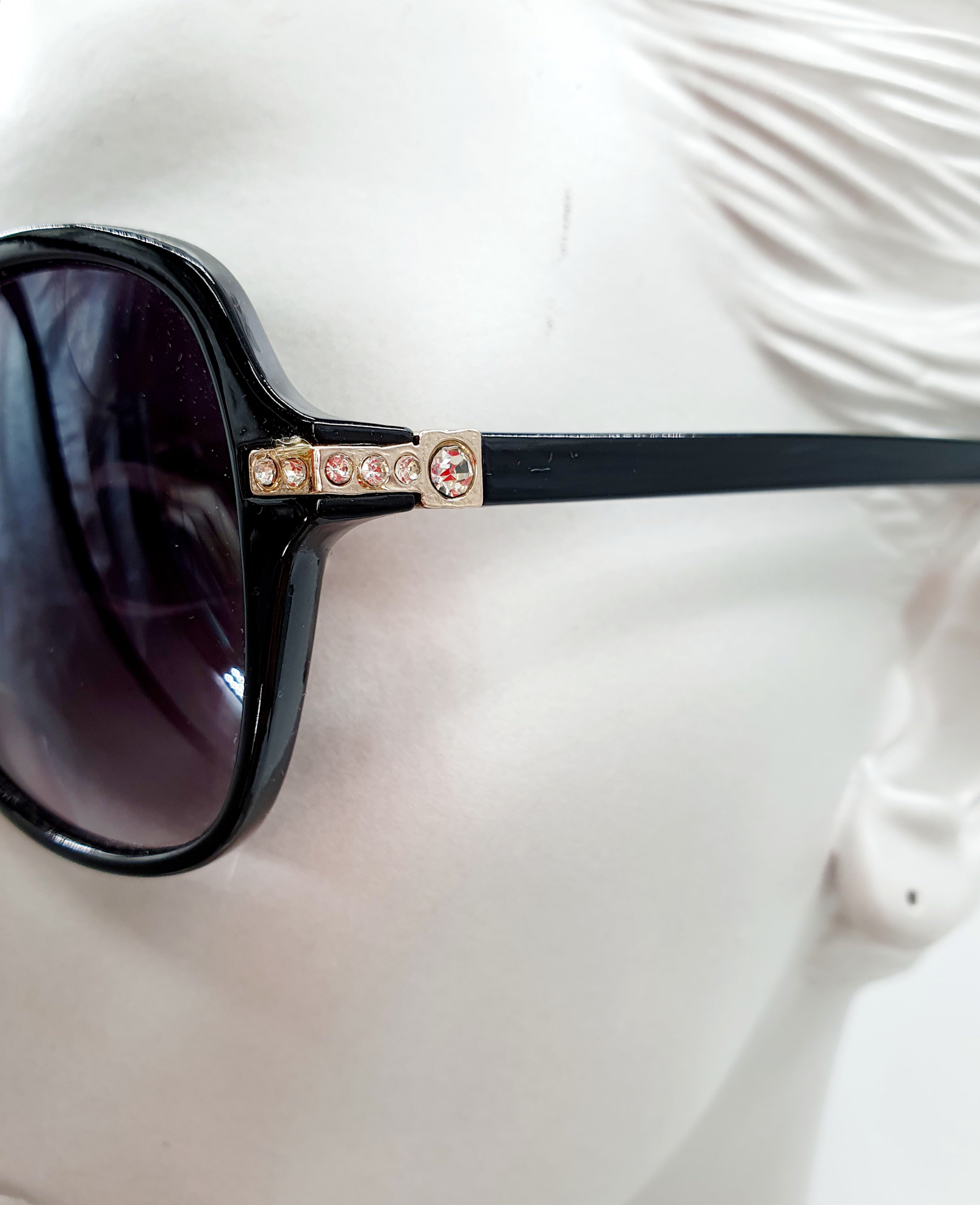 Dasoon, black sunglasses with diamond decorations, UV400