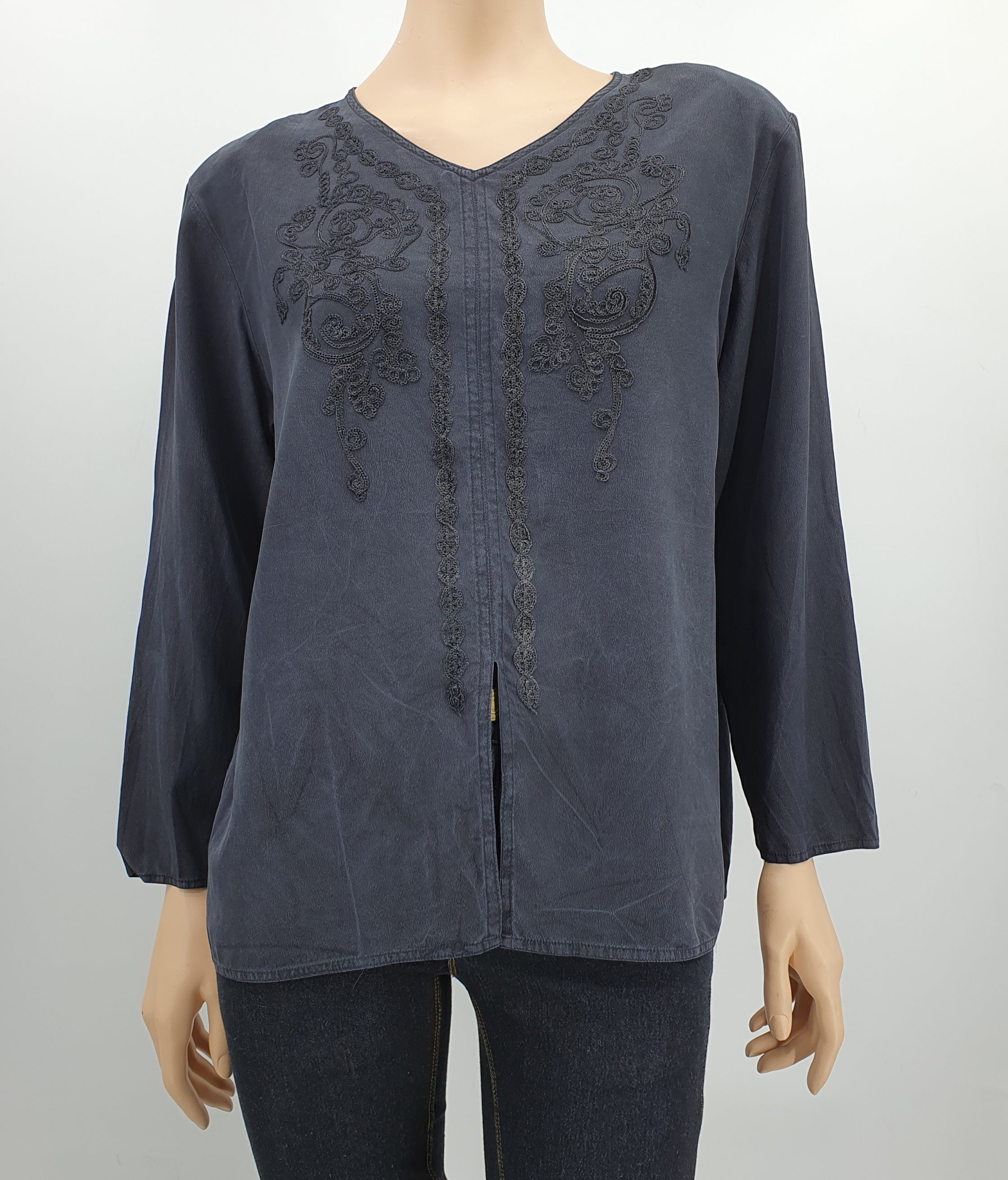 Musta brodeerattu vintage silkkipaita, 90-luku