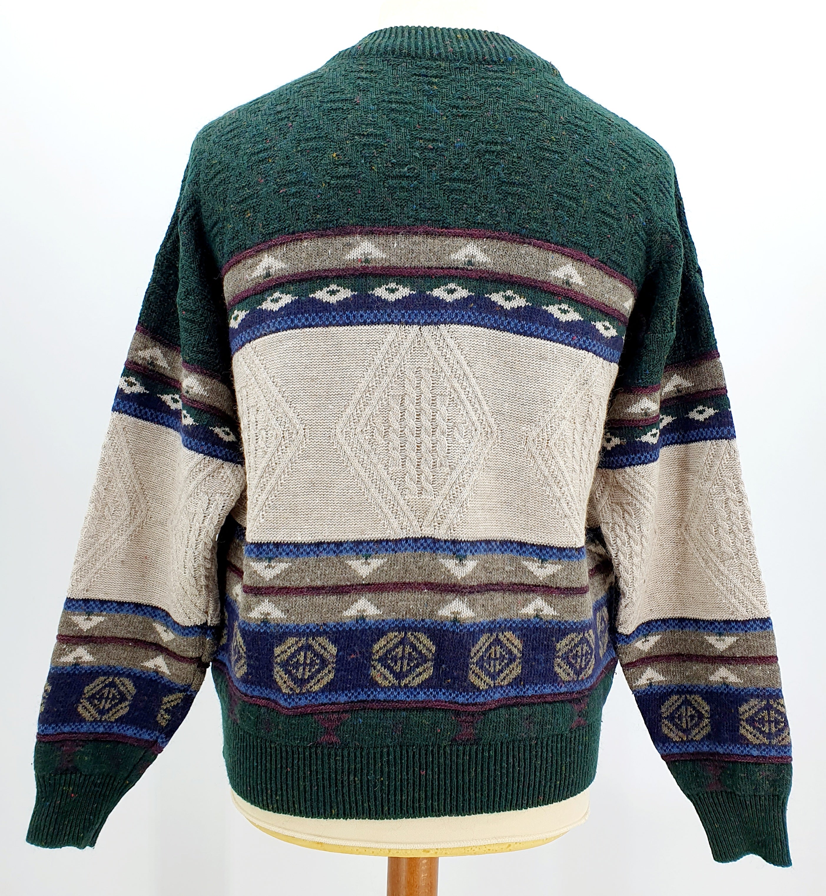 Miesten kotimainen vintage villapaita 90-luvulta Kuva takaa