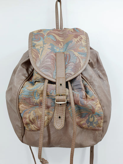 Light brown leather backpack from the 80s