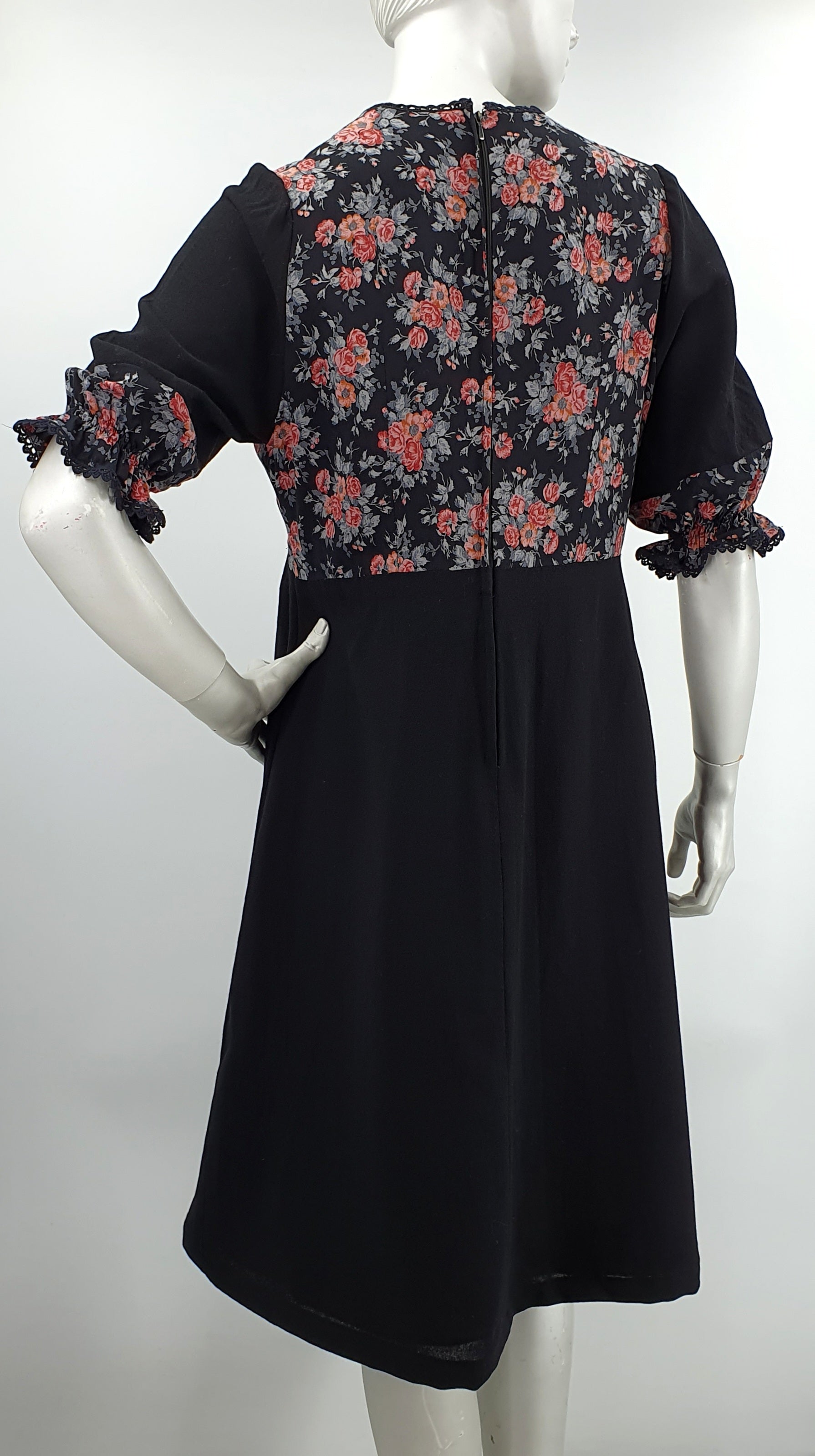 Chix-Puku, Finnish vintage dress, from the 70s-80s, size 38