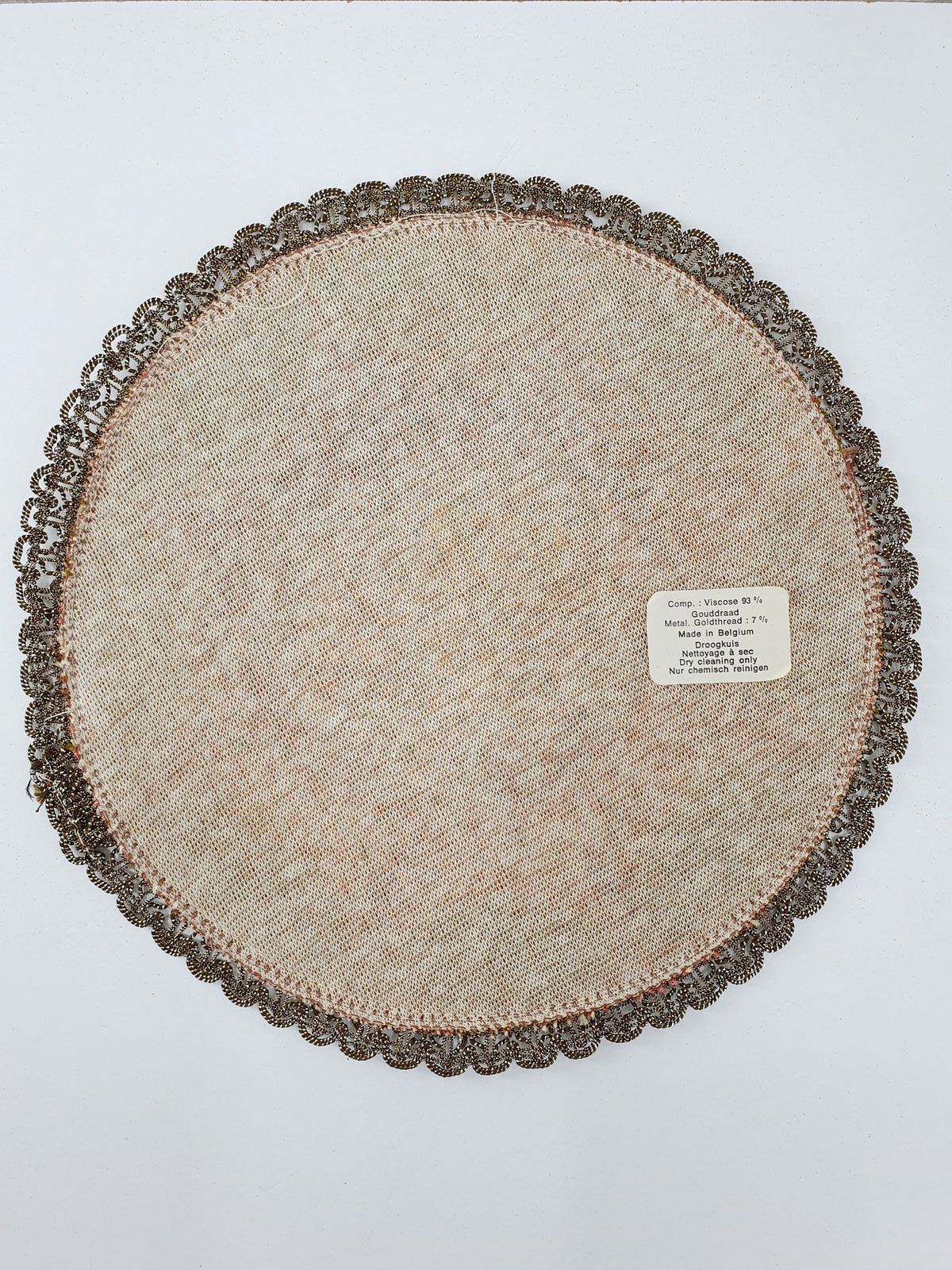 Samettipintainen pyöreä liina 80-luku, väri roosa-beige-vihreä, kuva takapuolelta