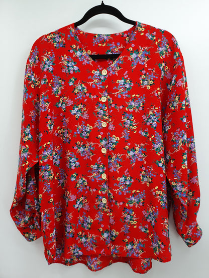 Floral viscose shirt from the 90s, size 40/42