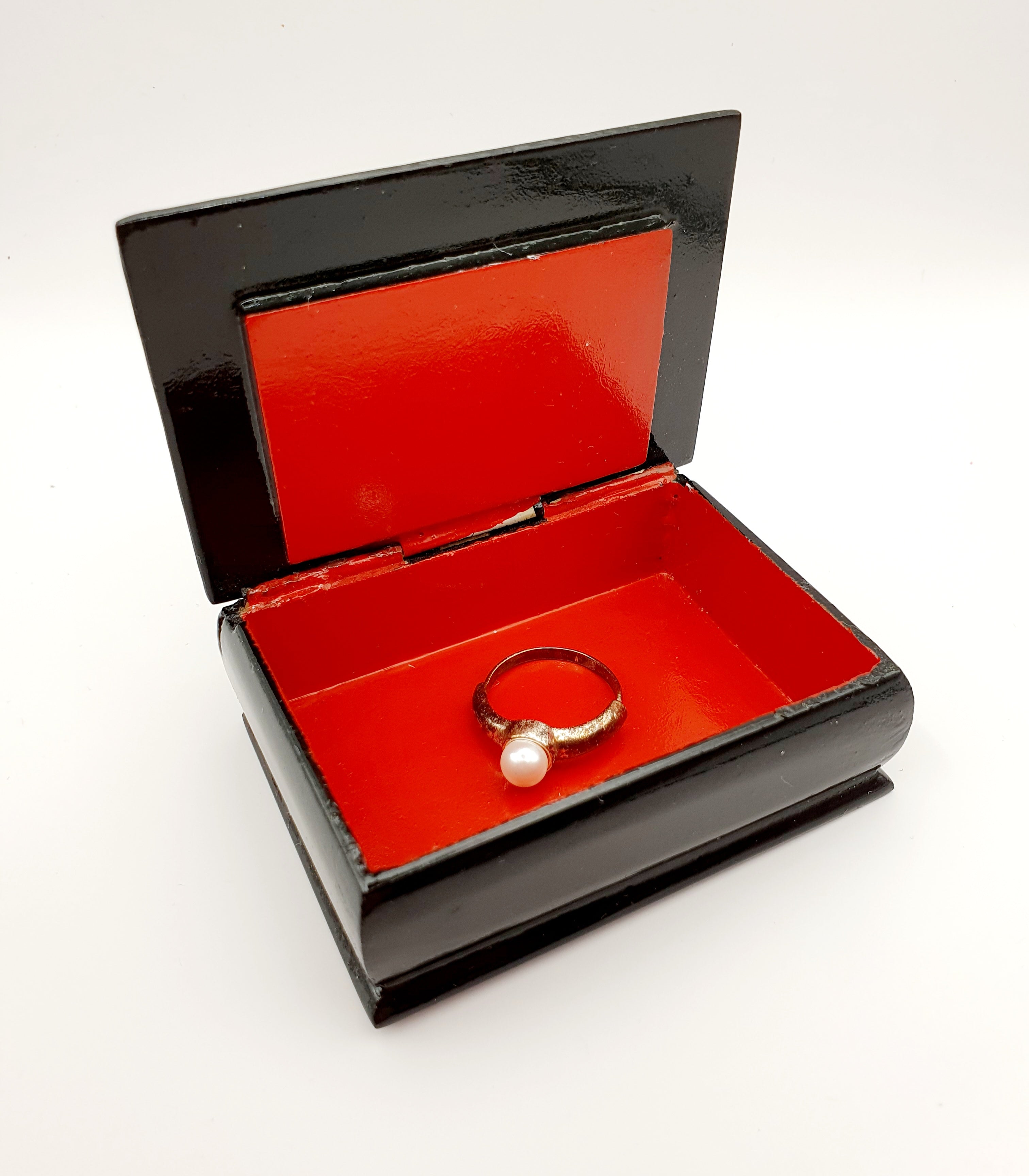 Small wooden jewelry box, Heart/Winter landscape