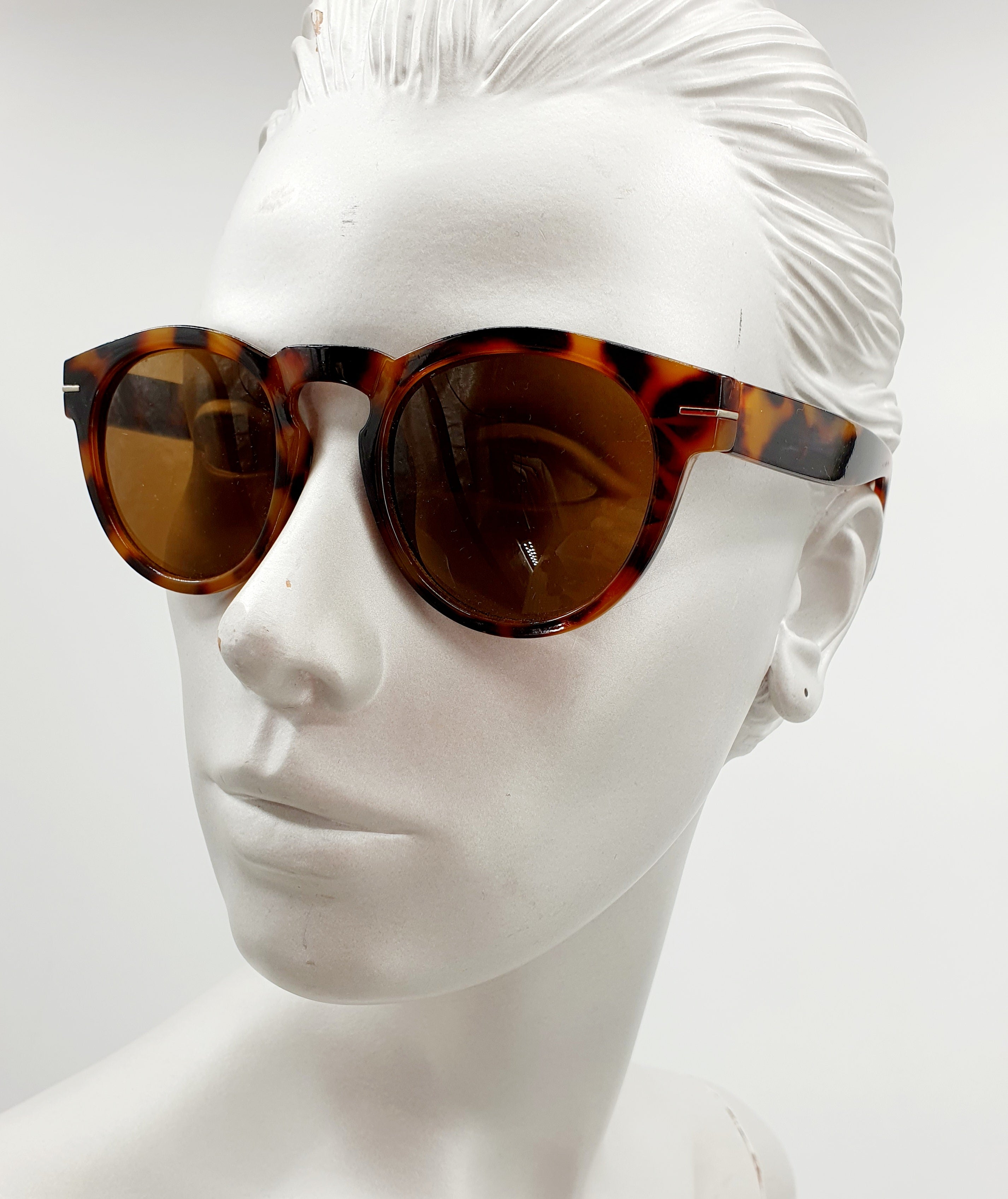 Amber sunglasses, UV protection