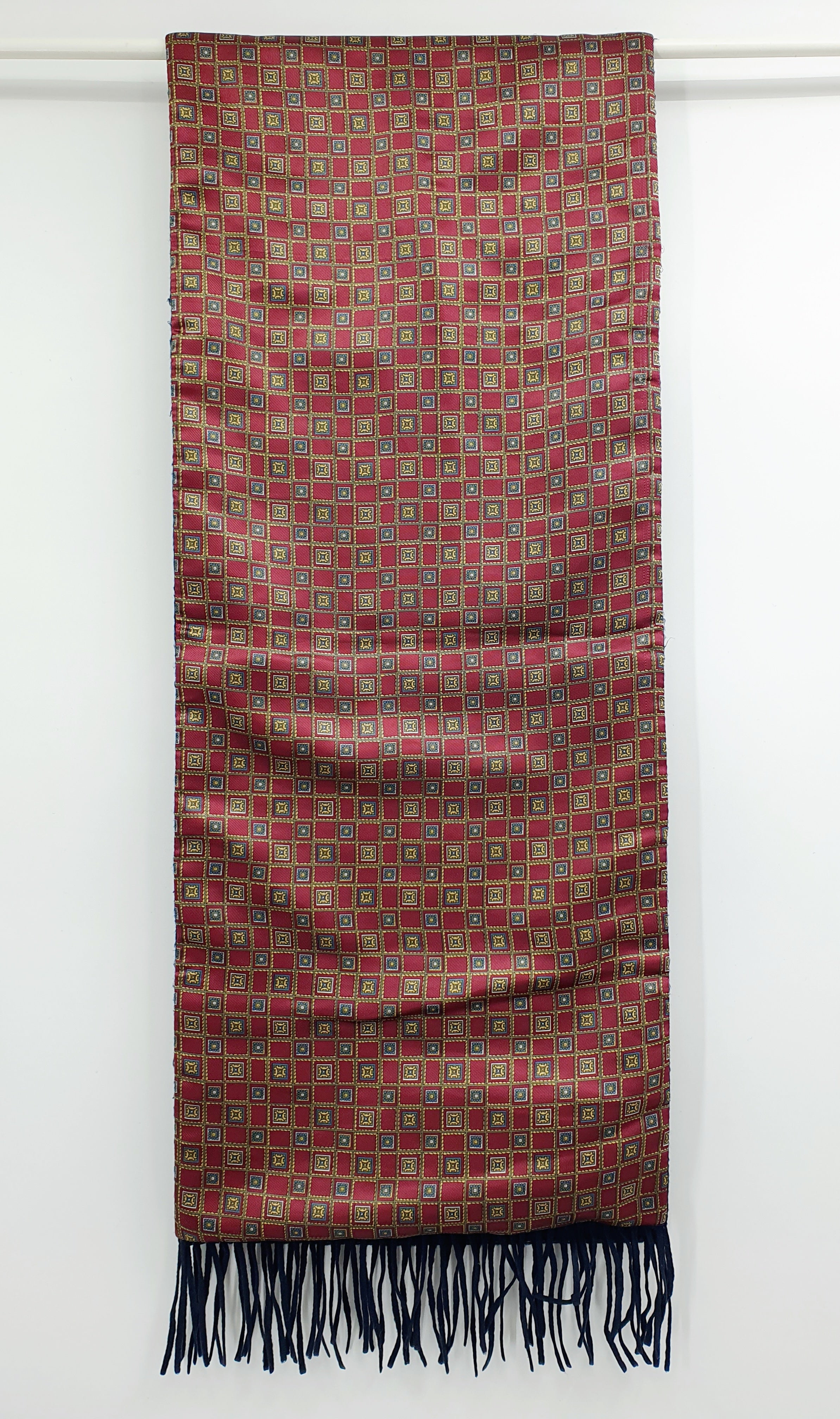 Long men's secondhand scarf, size 27x135cm