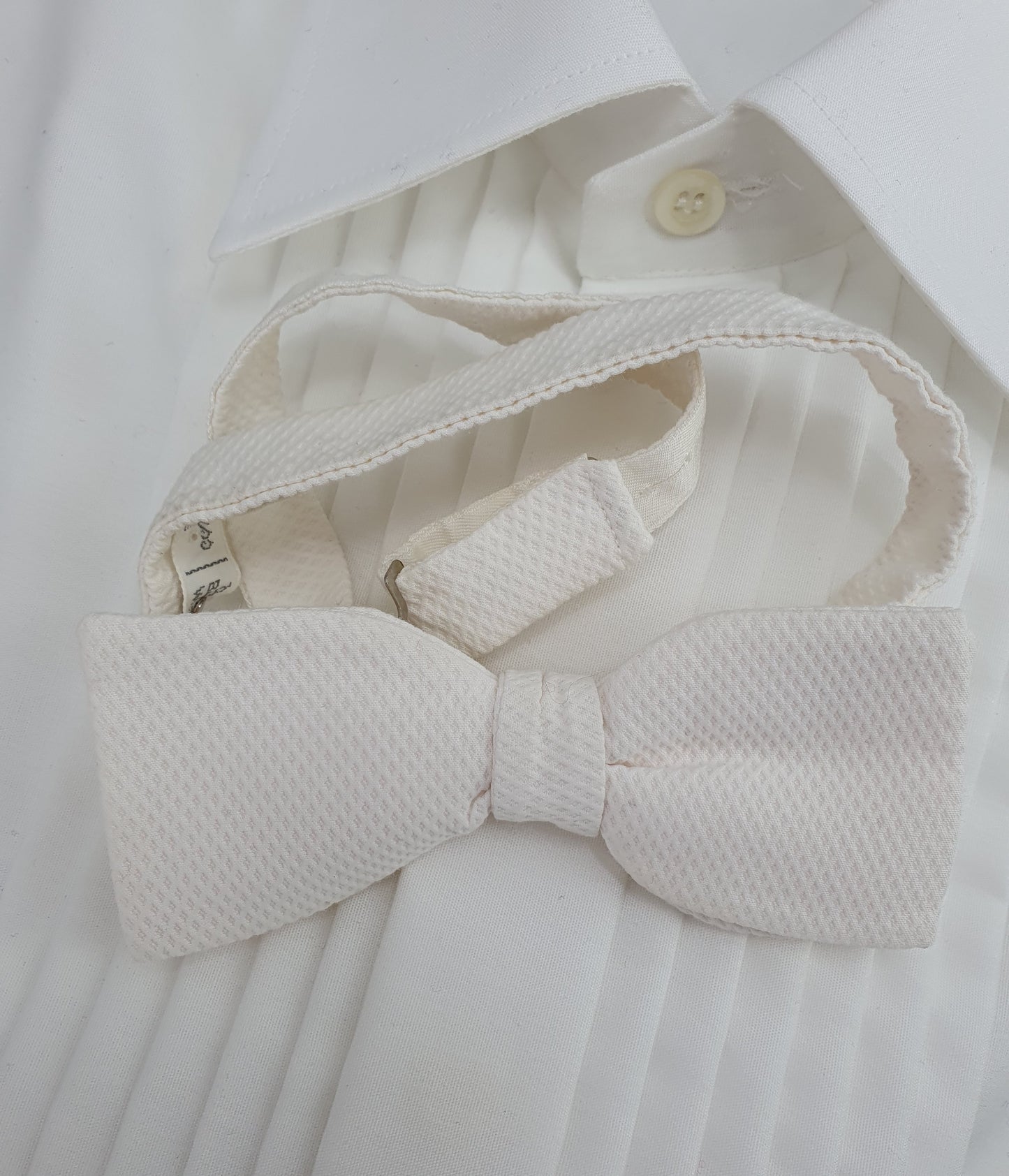 Men's bow tie, color white, handmade