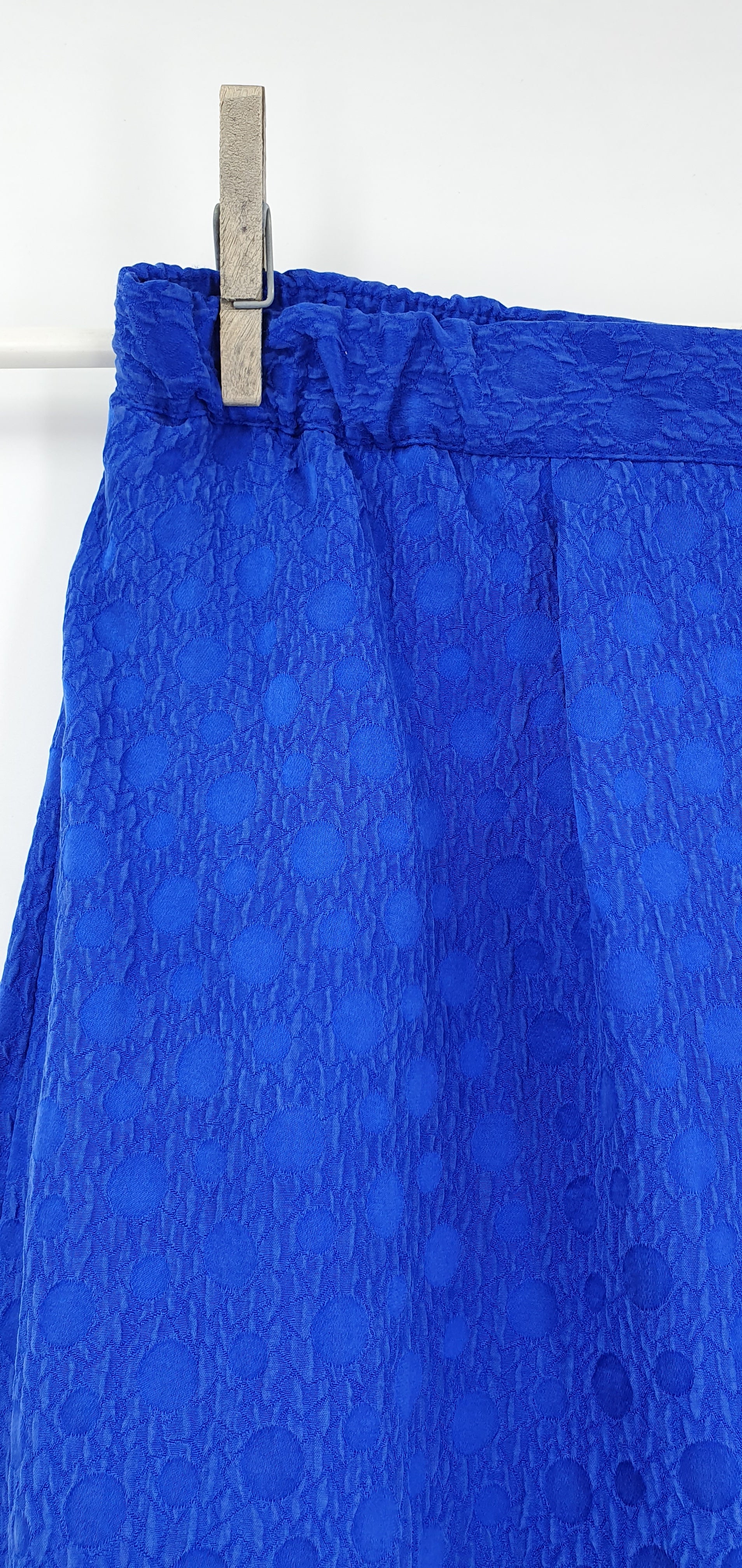 Amis, Finnish silk skirt from the 90s, color electric blue, waist 84-100cm, size 44-46