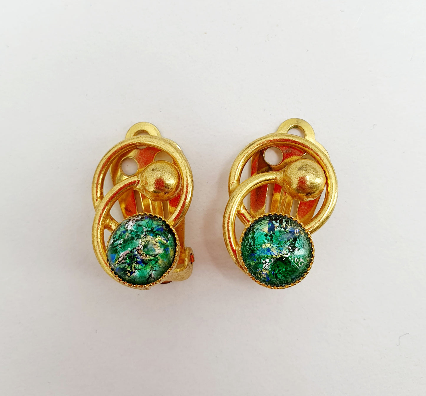 Clip earrings, green pearl