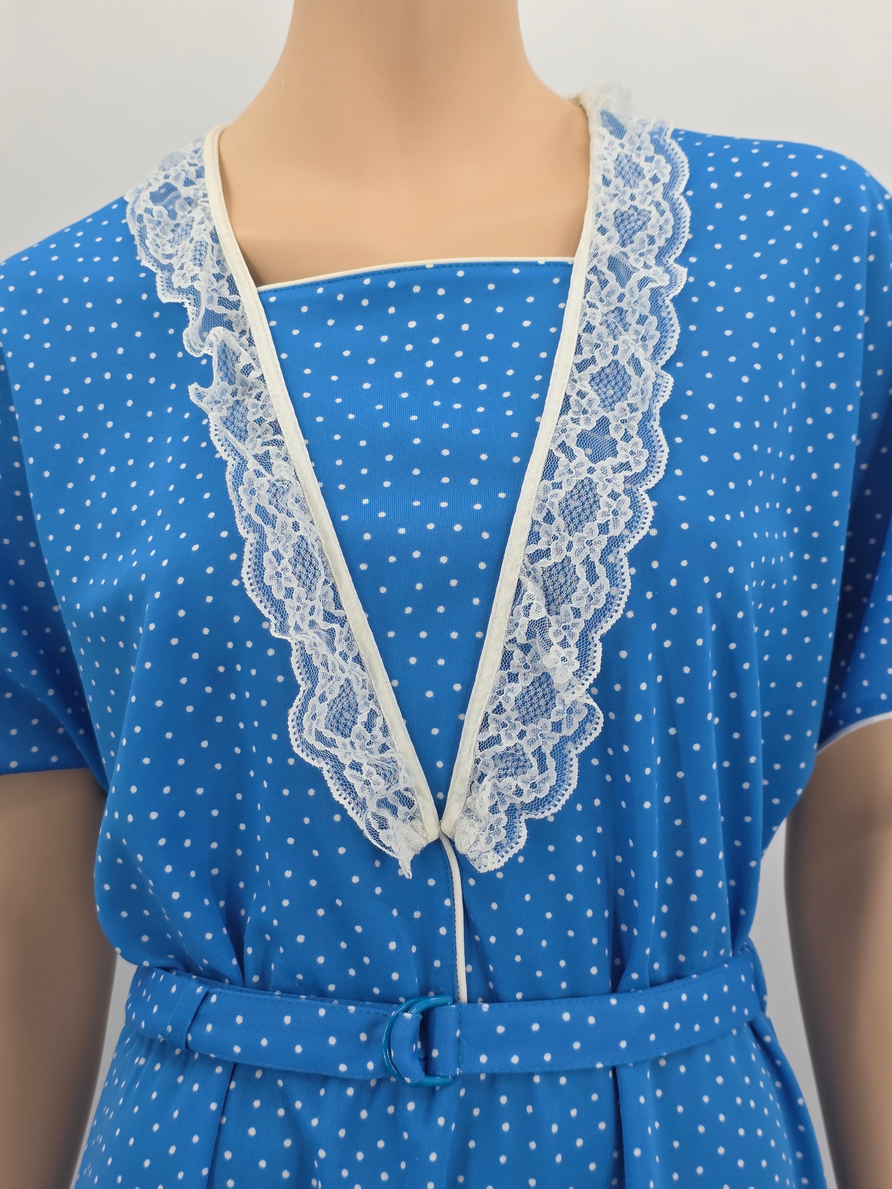 Blue and white polka dot dress with lace collar, from the 70s, size 40-42-44