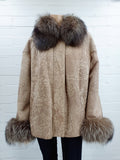 Bilgin´s lampaannahkatakki turkis somisteilla, väri beige