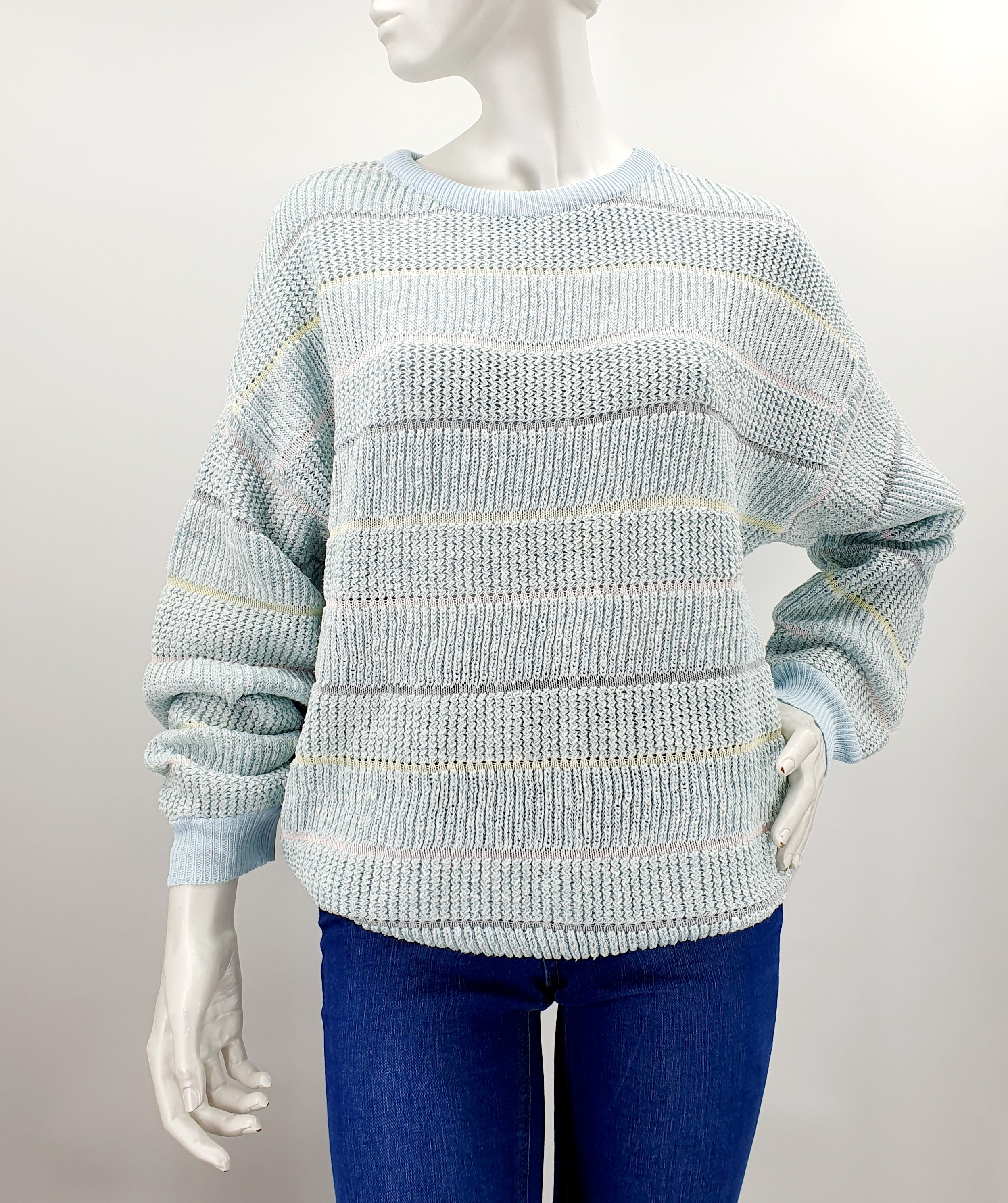 Light blue sweater from the 80s, size 40-42