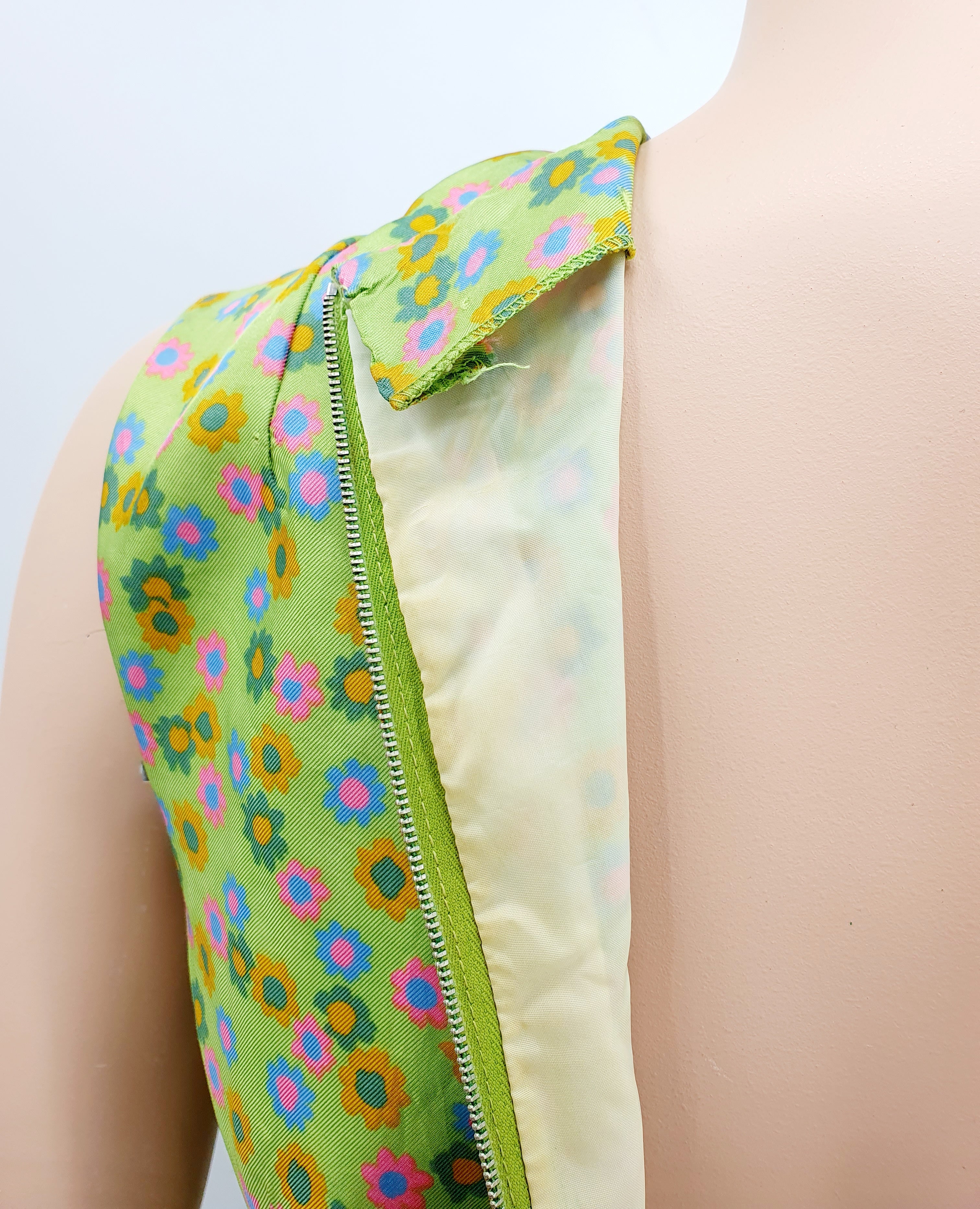 Hihaton limenvihreä kukkamekko | 60-luku | Koko 34-36