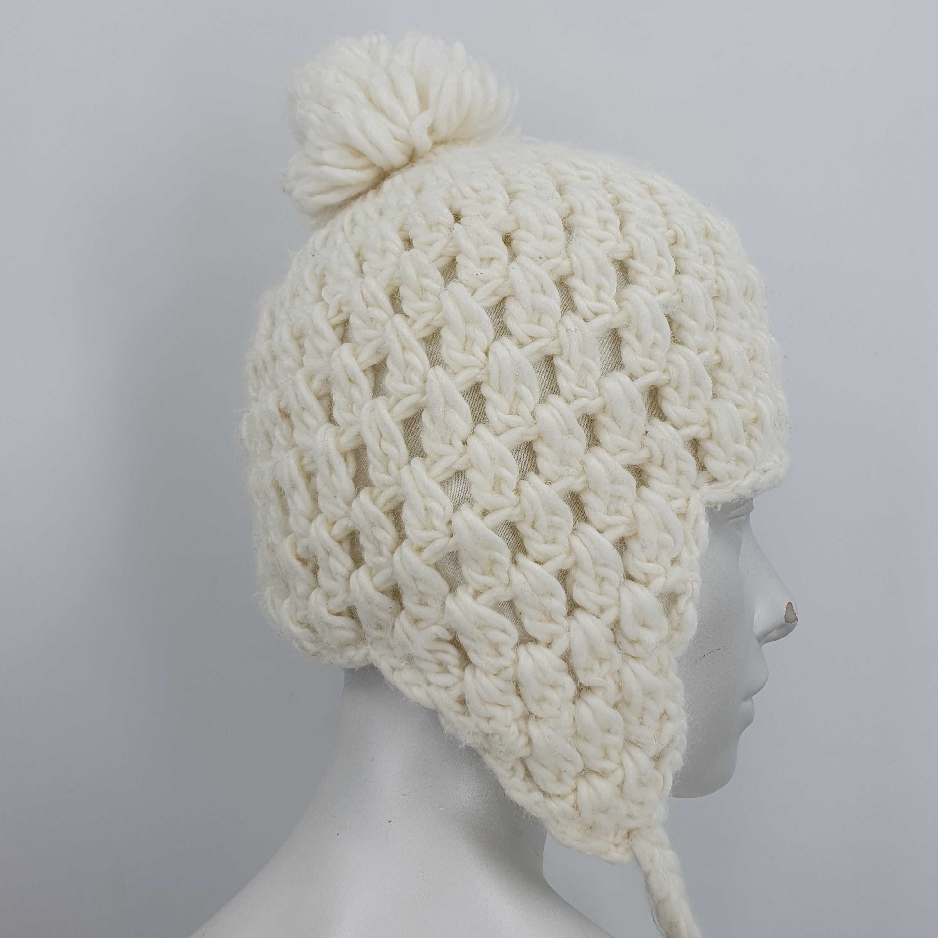 Börjesson, women's white beanie from the 90s-2000s