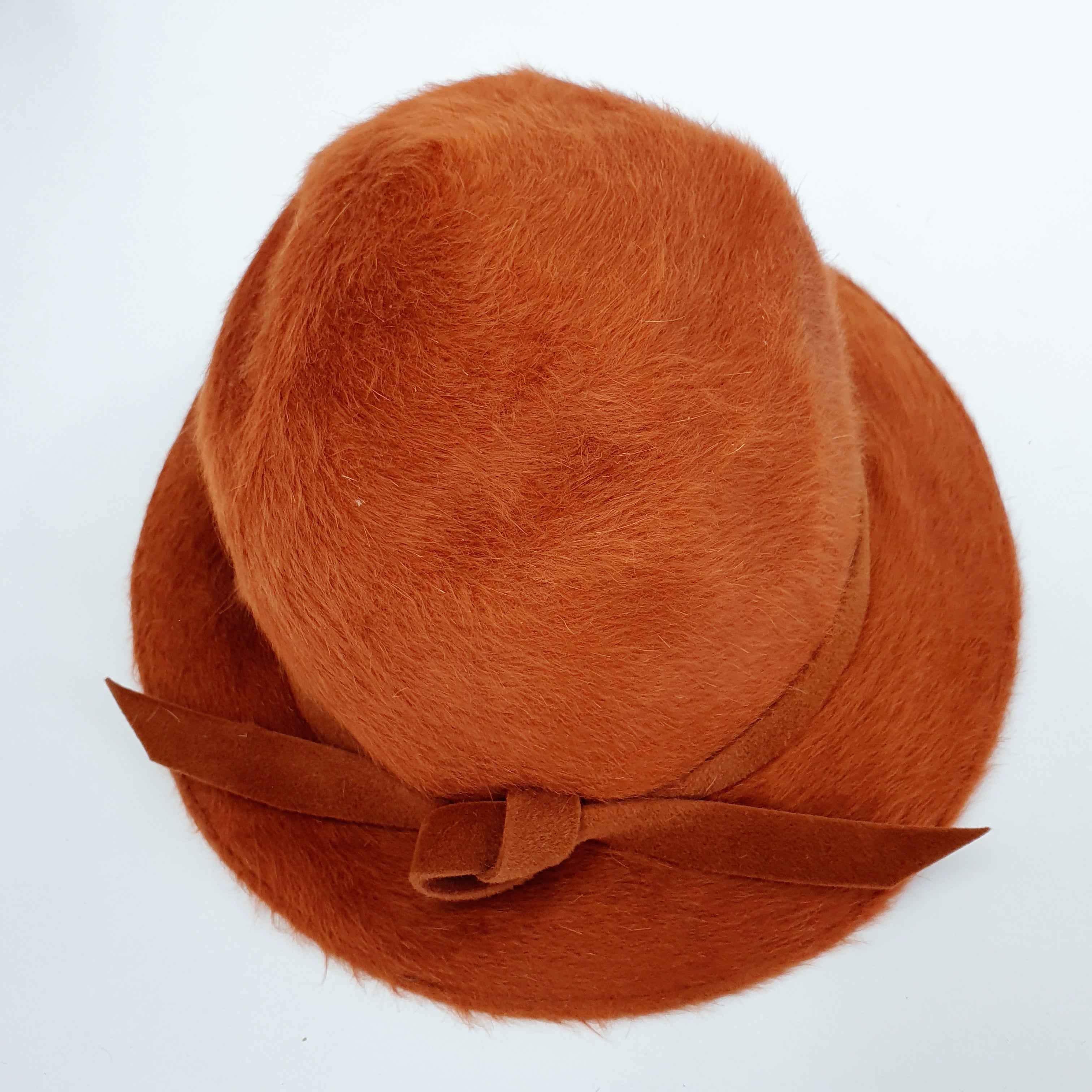Poltetun oranssin värinen melusiini huopahattu kuminauhalla, 90-luvulta, käyttämätön, 54cm