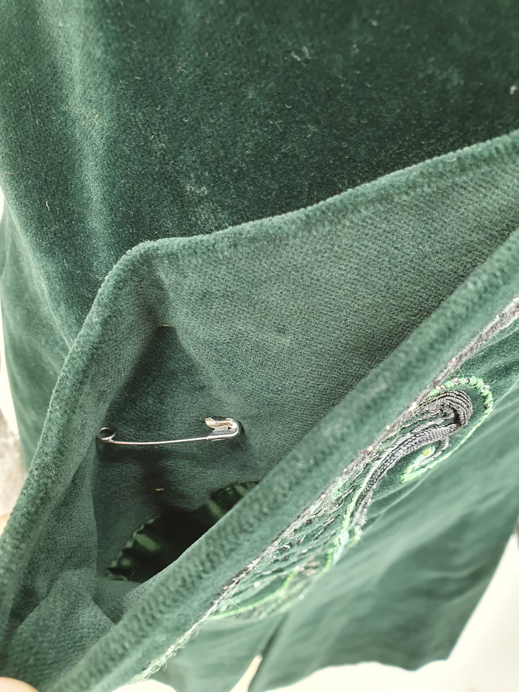 Italialainen samettihame, väri metsänvihreä, vyötärö 68-72cm, koko 34-36