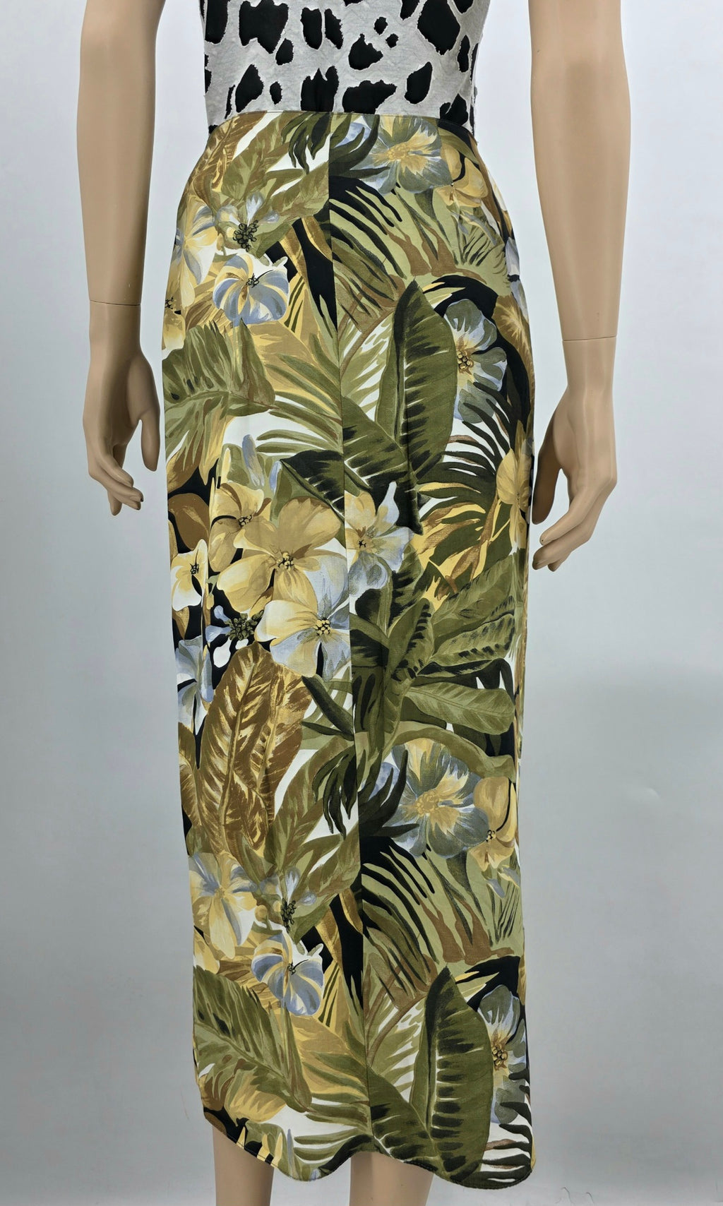 KappAhl, leaf pattern wrap skirt from the 2000s, waist 72cm, size 36/38