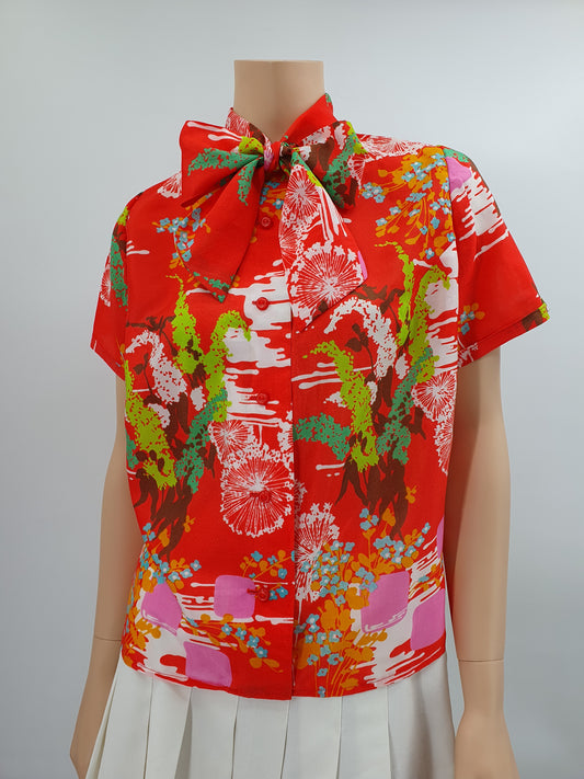 Short-sleeved women's vintage shirt with shawl collar, size 38-40