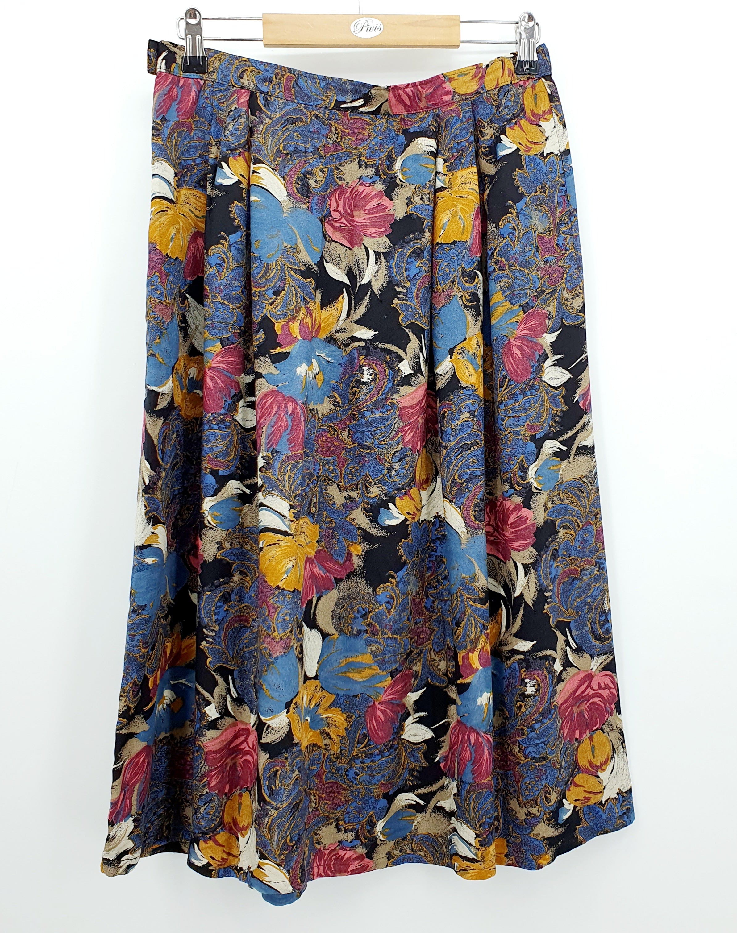 Floral patterned viscose skirt from the 80s-90s, waist 74cm, size 36(38)