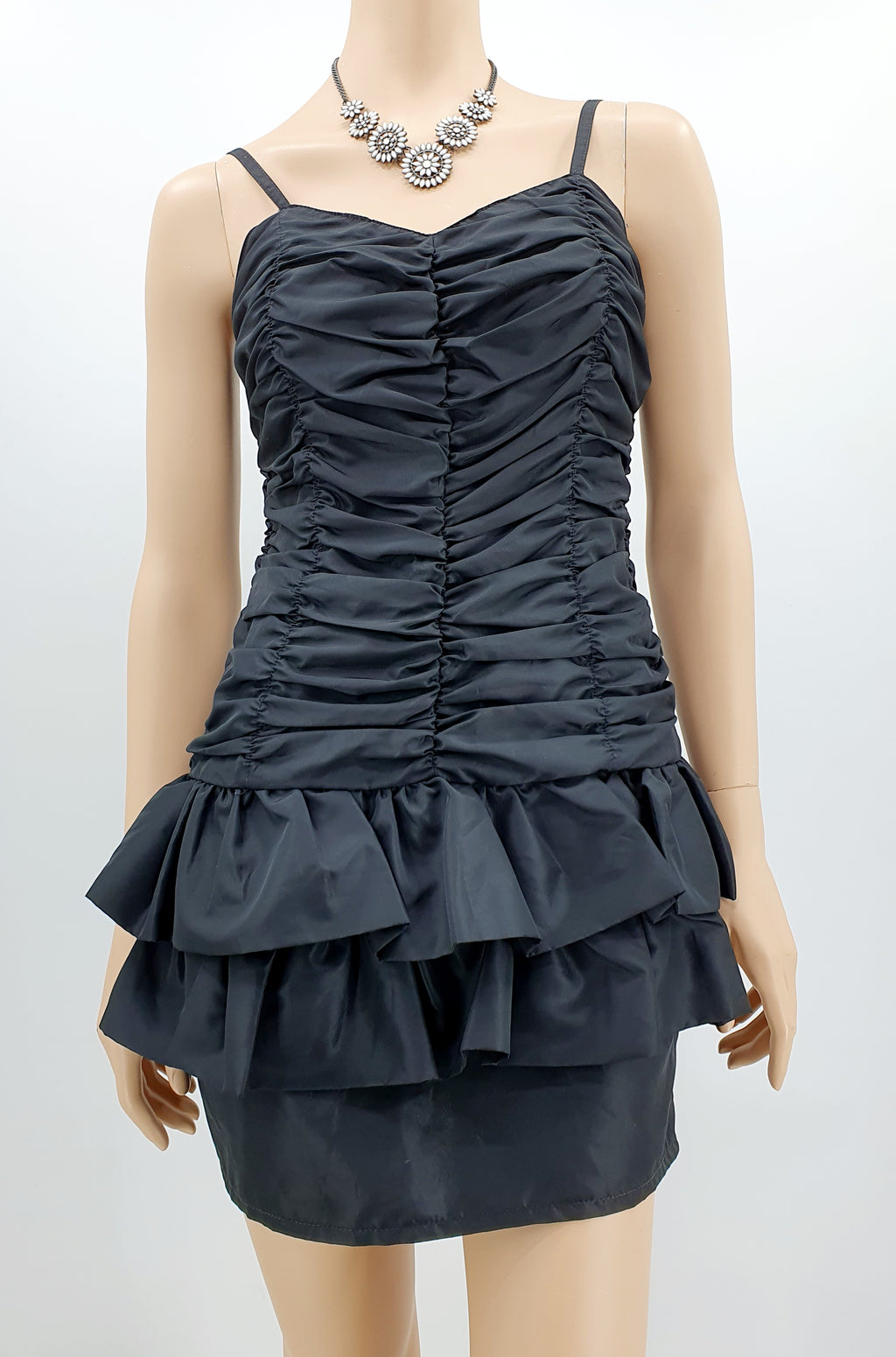 Juhlava italialainen minimekko 80-luvulta, koko 36(38)