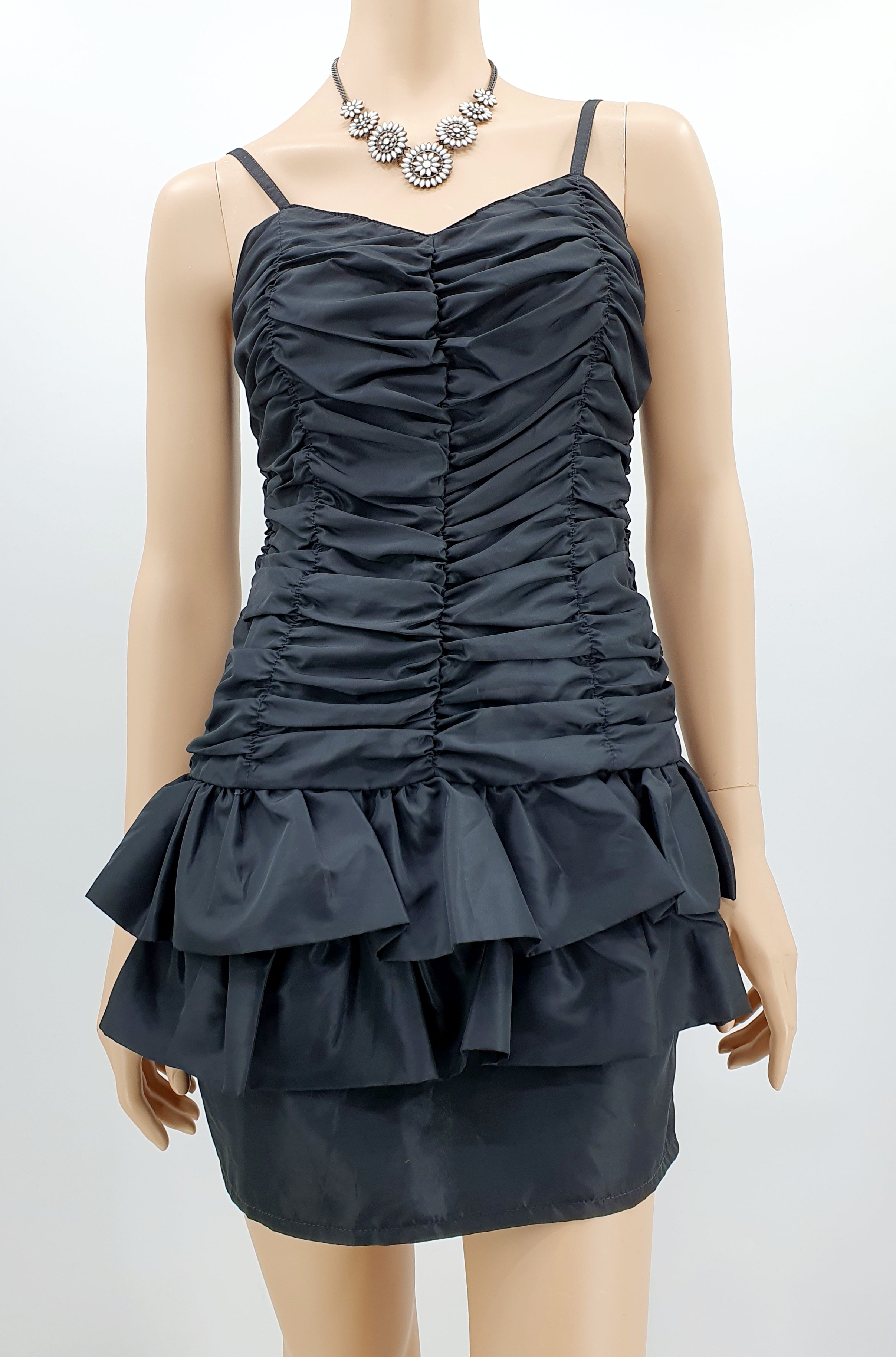 Juhlava italialainen minimekko 80-luvulta, koko 36(38)