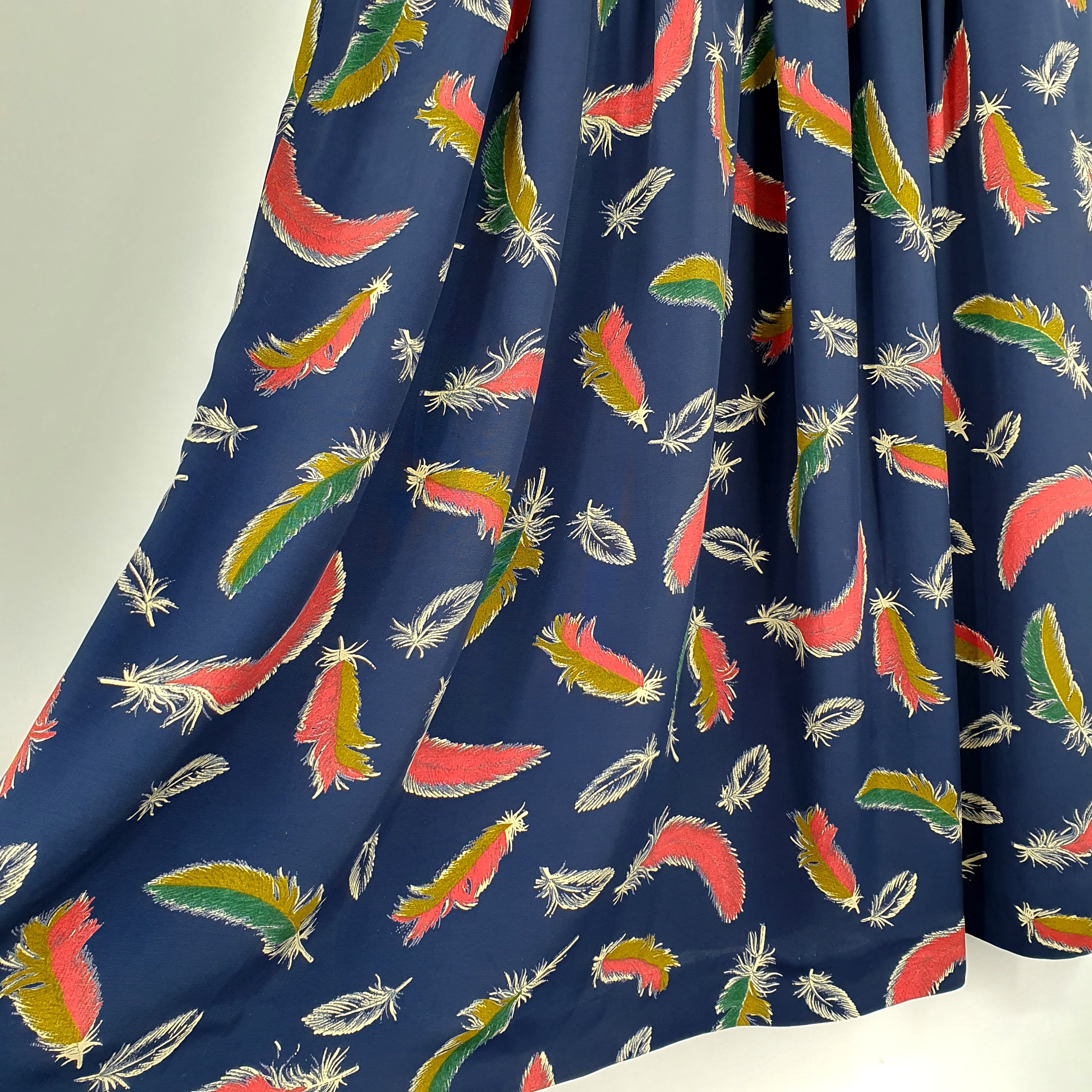 Piretta, feather pattern viscose skirt from the 90s, VY 76cm, size 38