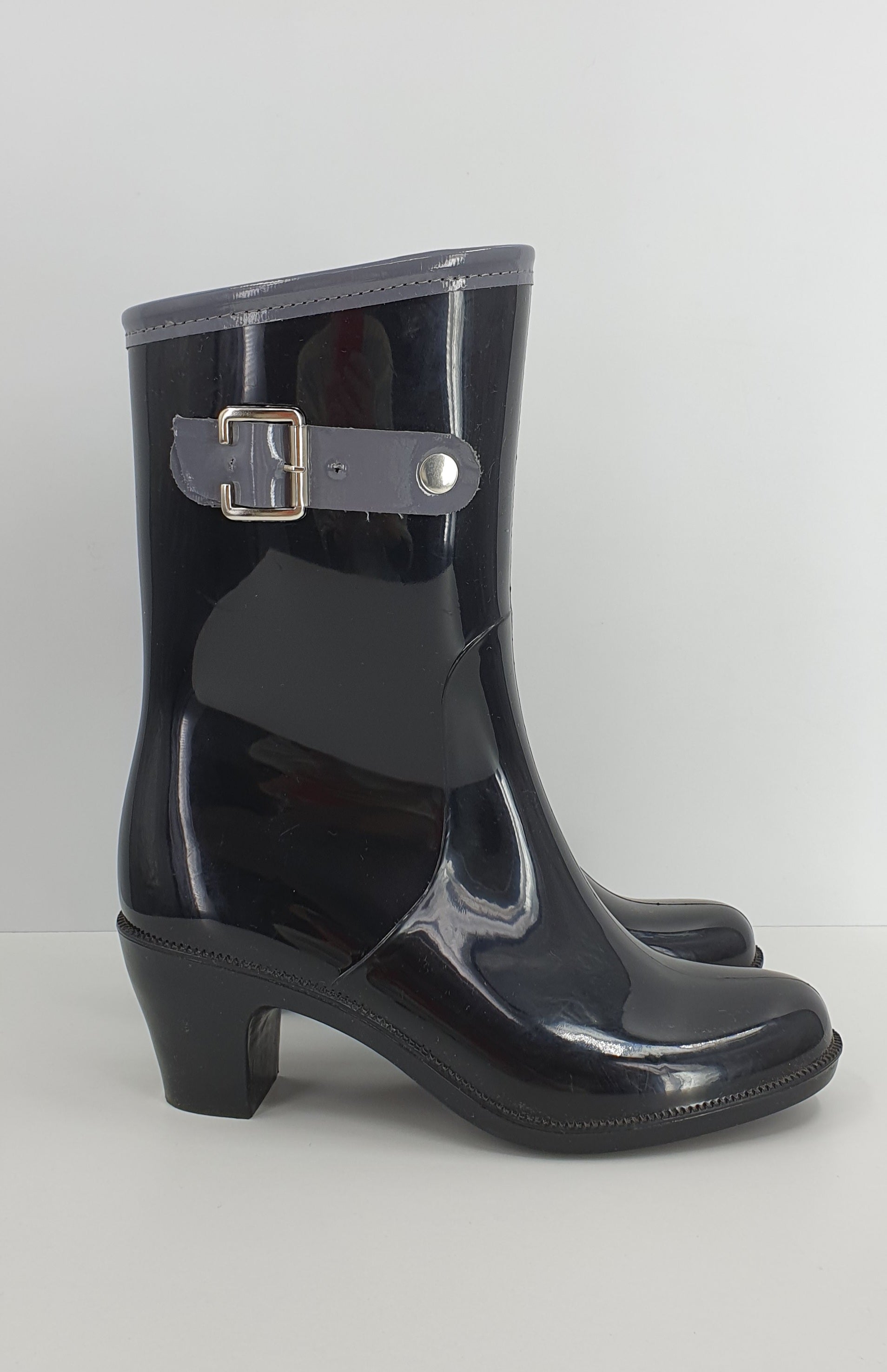 Women's rubber boots with heels, size 37