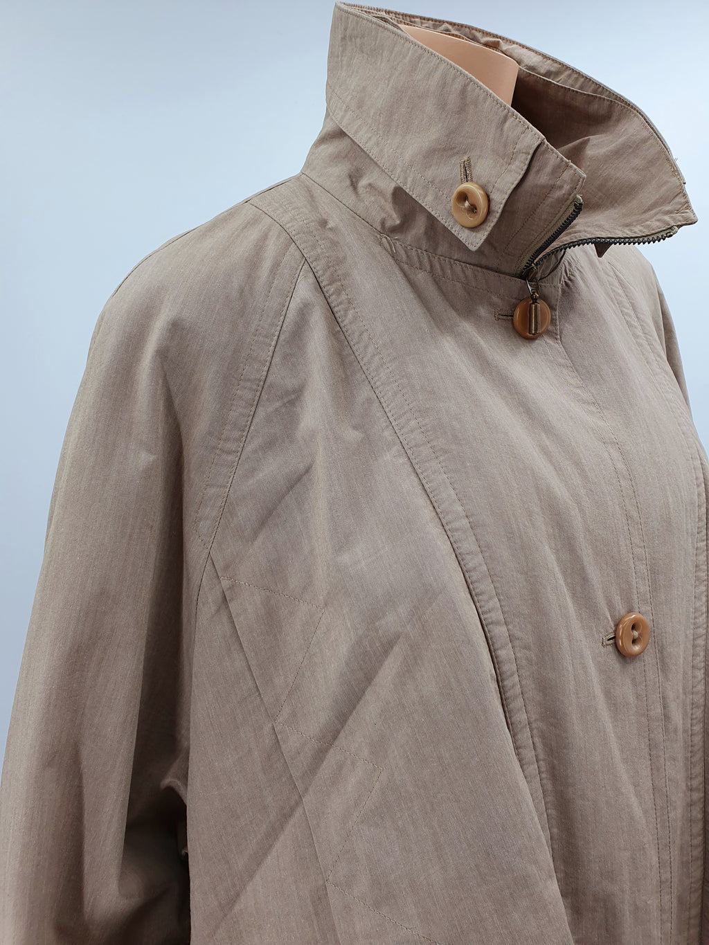 Gil Bret, light brown trench coat from the 90s-2000s, size 42-44-46