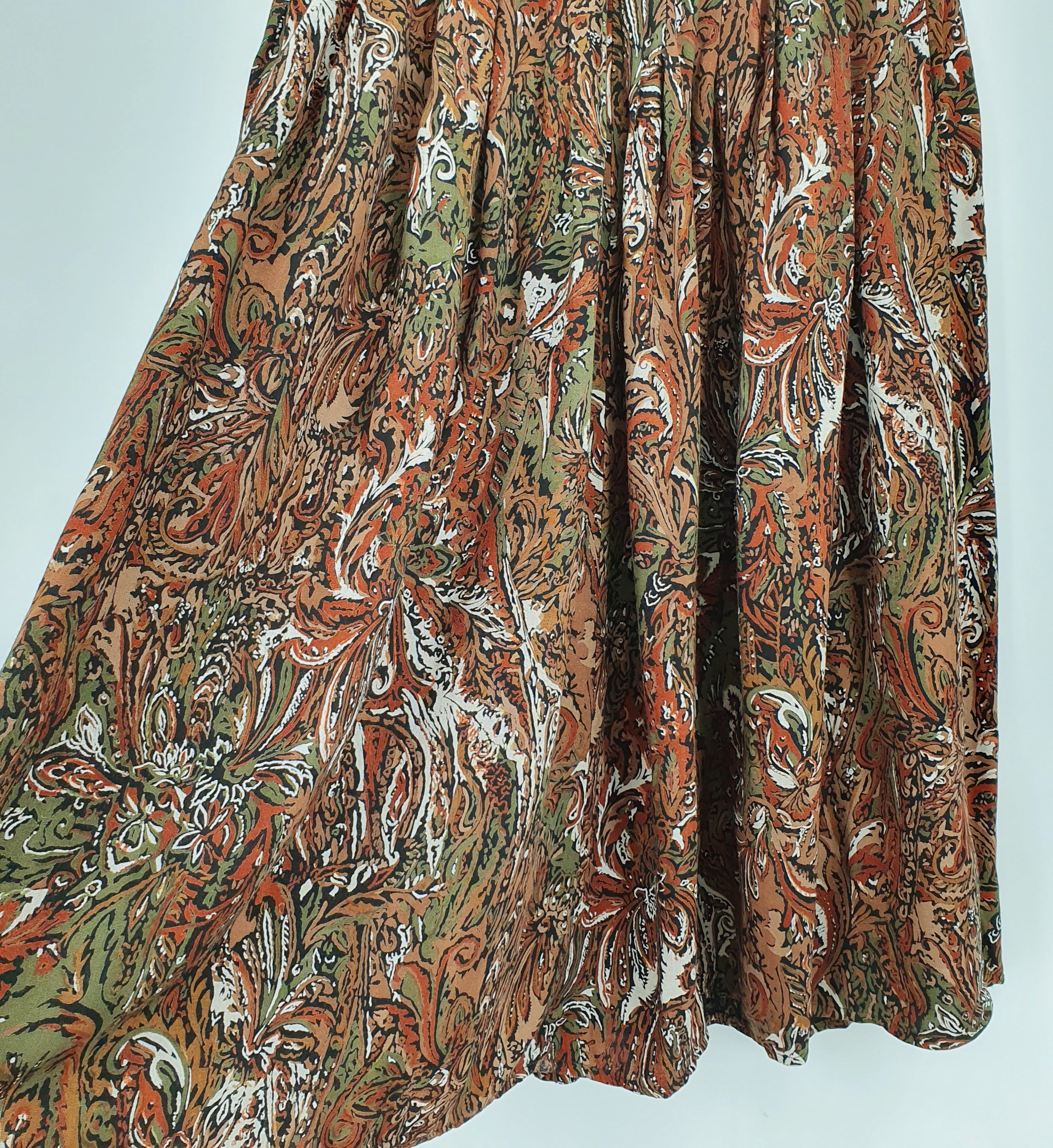Cliche, 90s viscose skirt with earthy colors, waist 80cm, size 40