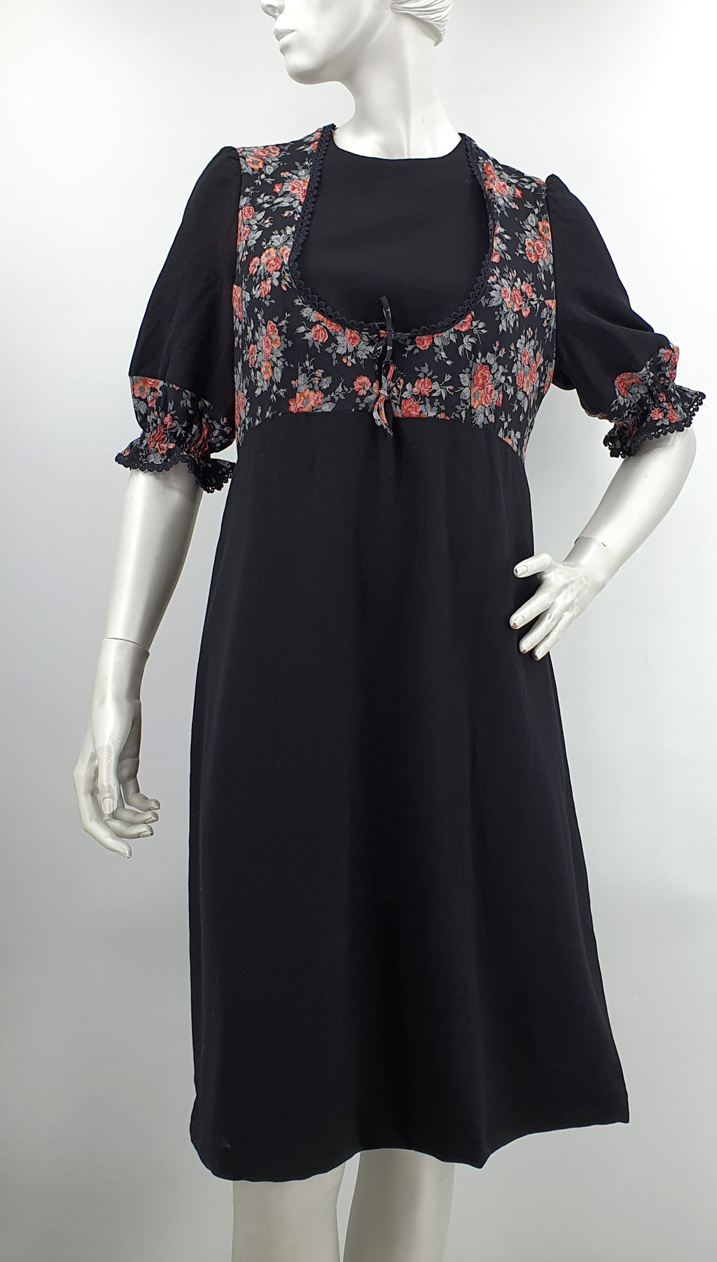 Chix-Puku, kotimainen vintagemekko, 70-80-luvulta, koko 38