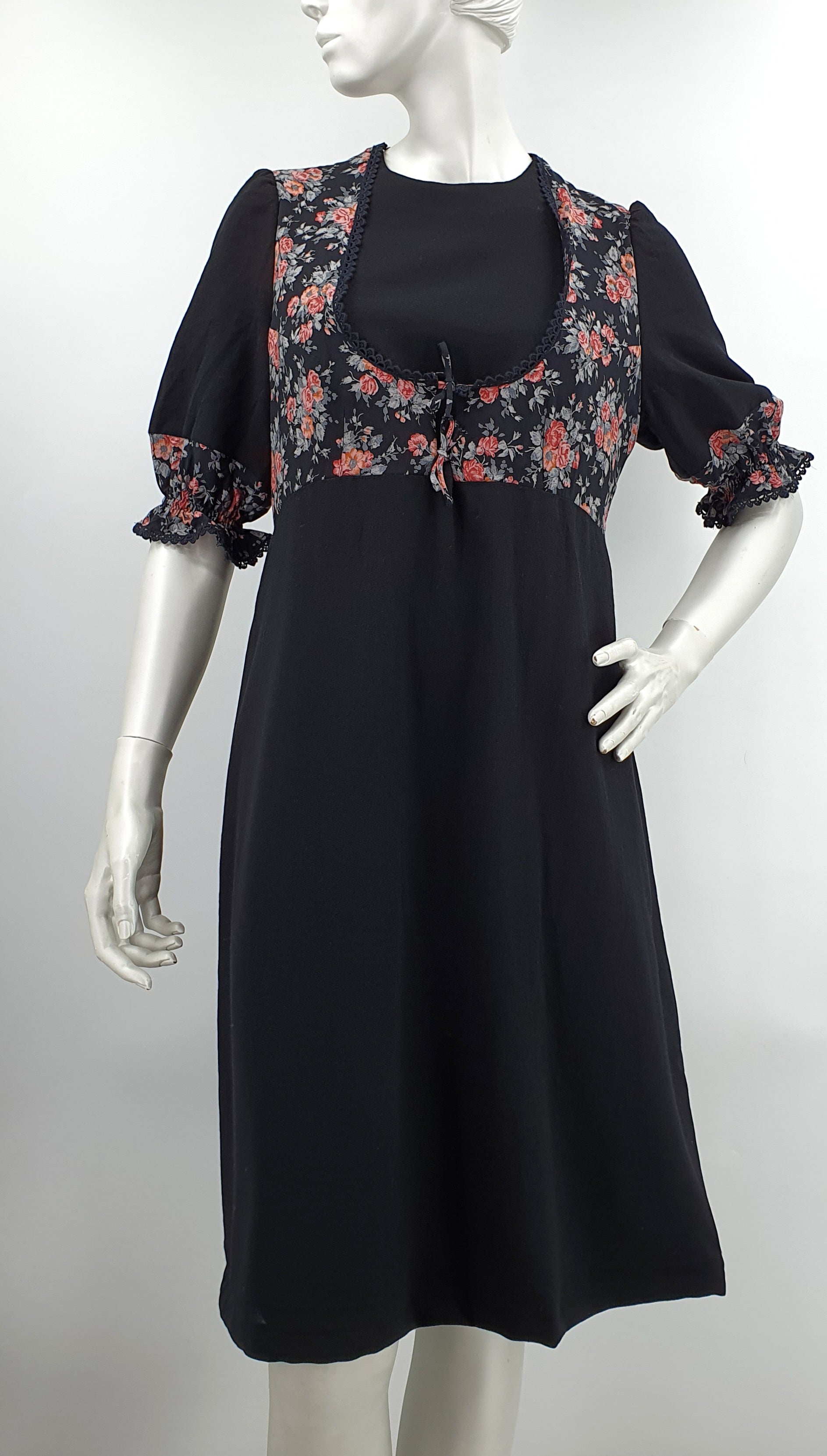Chix-Puku, Finnish vintage dress, from the 70s-80s, size 38