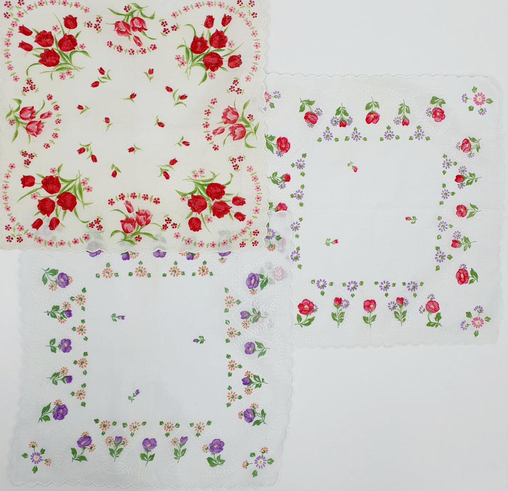 Pienet vintage kangasliinat, nenäliinat, 3kpl, 1980-luvulta, kukkakuviot