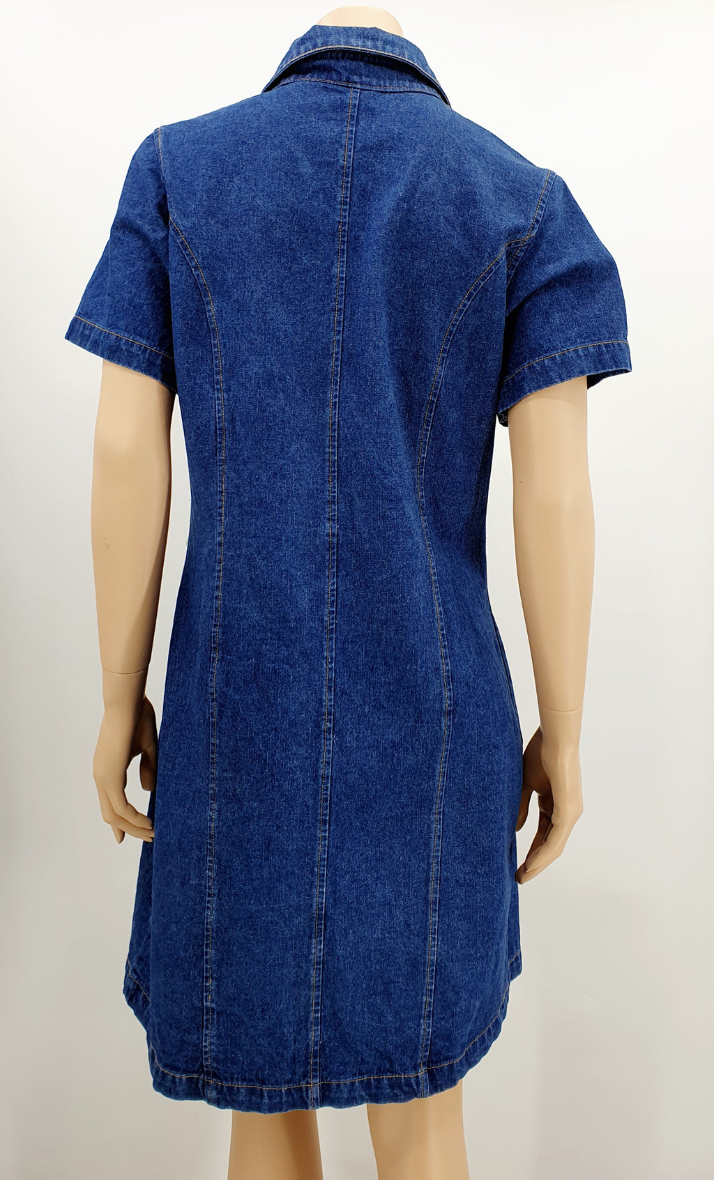 Lyhythihainen farkkumekko 1990-luku nappikiinnitys väri tummansininen Kuva selkäpuolelta