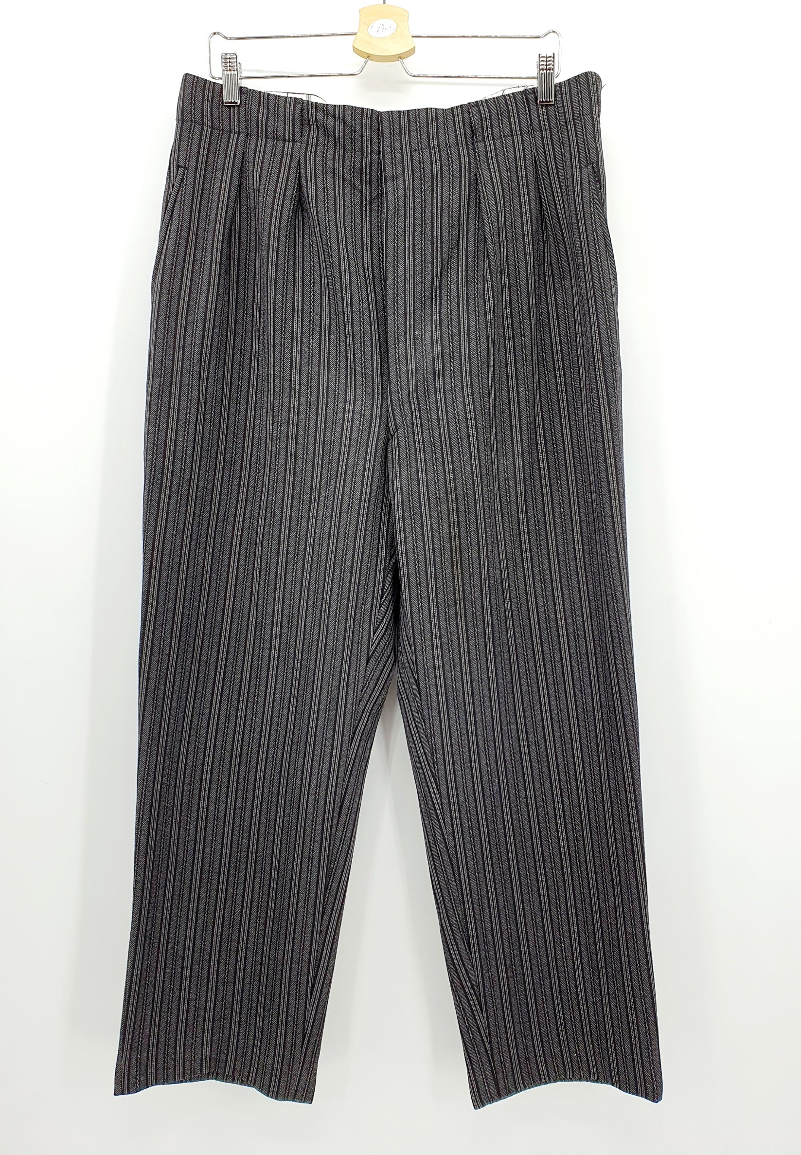 Miesten villakangashousut 1930-40-luvulta, mustanharmaa raitakuvio