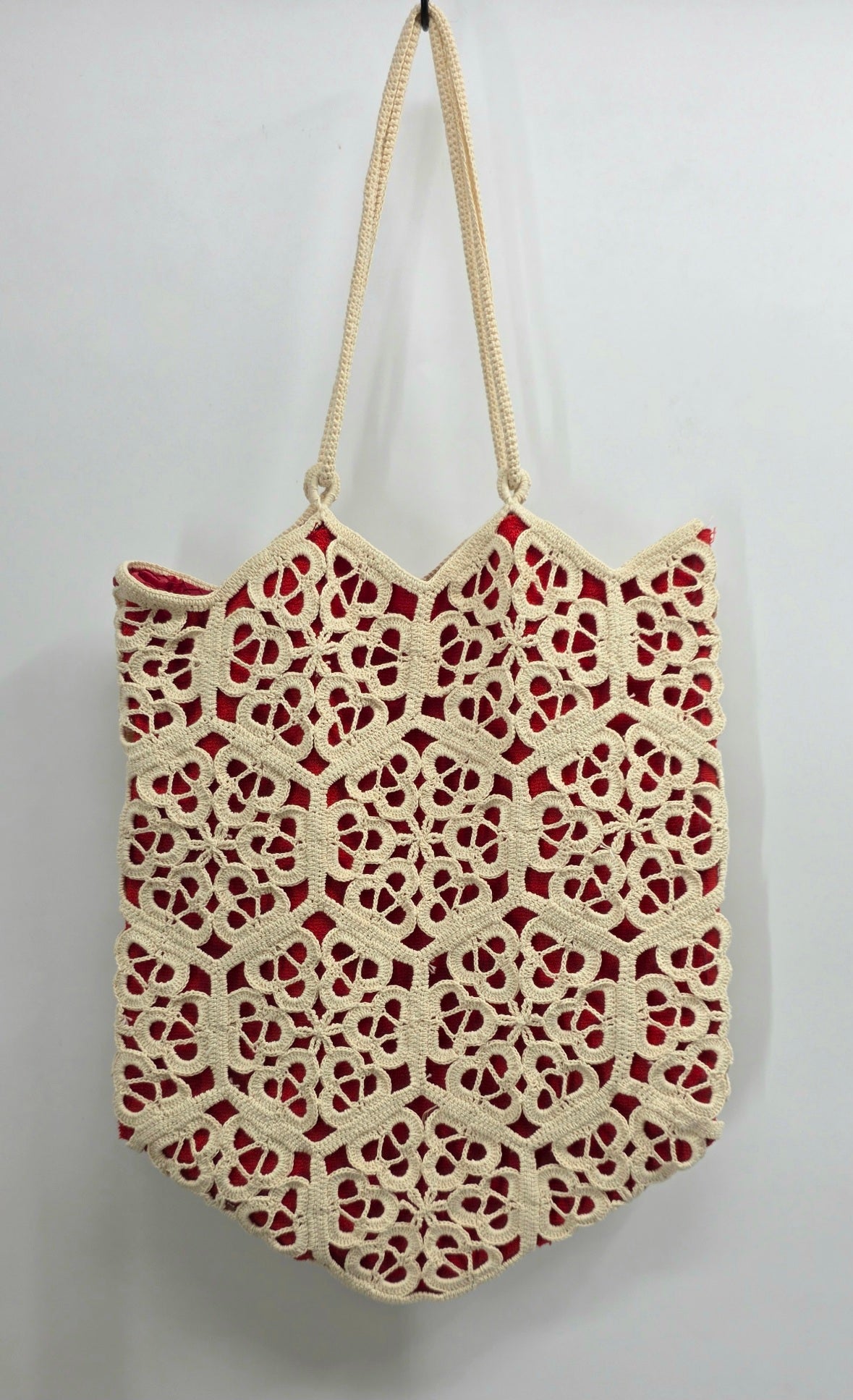 Crocheted summer bag from the 70s made of yarn