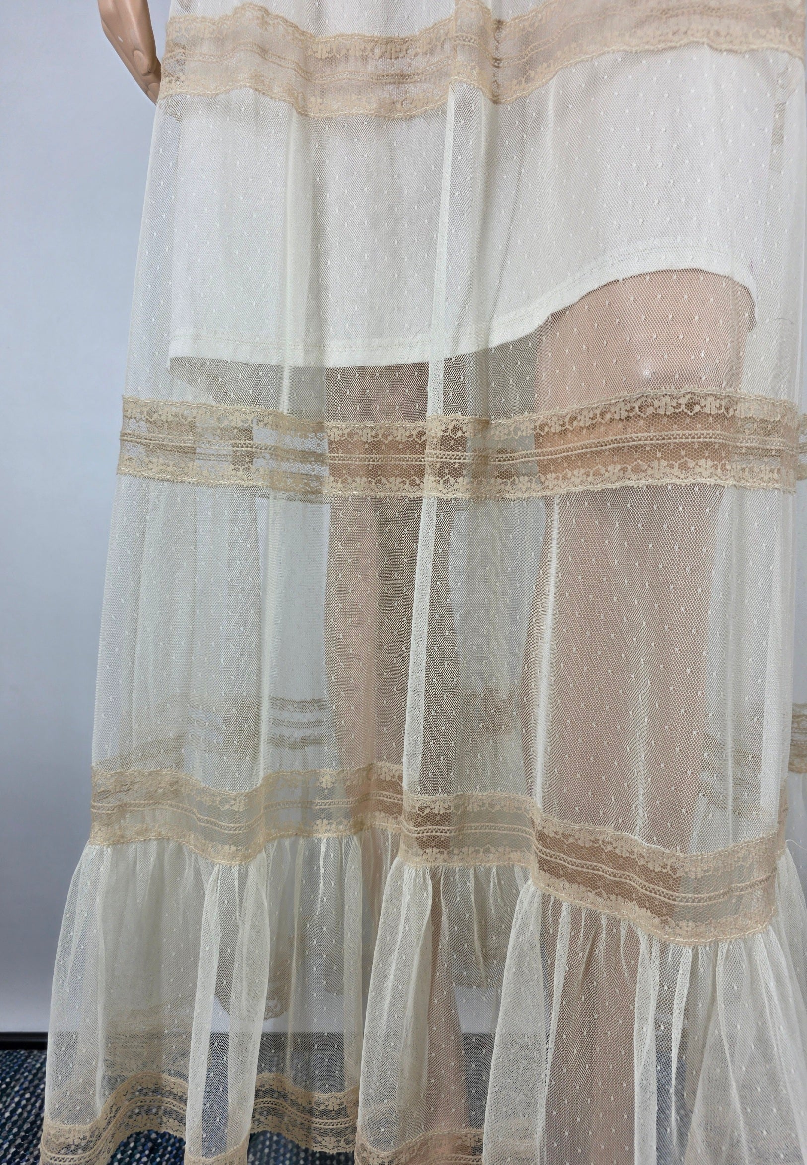 Off-white lace maxi dress from the 60s-70s, size 36/38