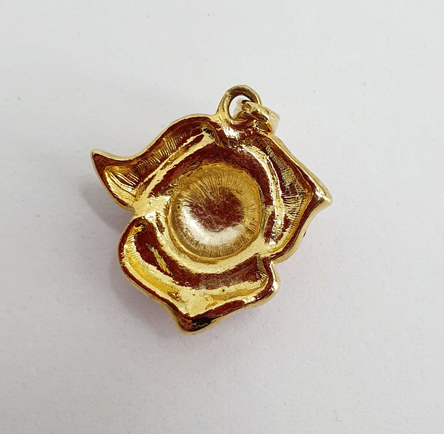 Cabouchon, pendant, red rose