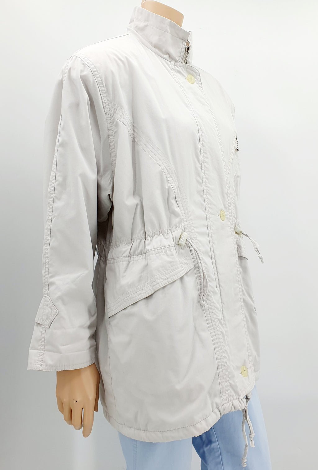 Reflex, luunvalkoinen välikausitakki 90-luvulta, kevät-kesätakki naiselle, kuva sivulta