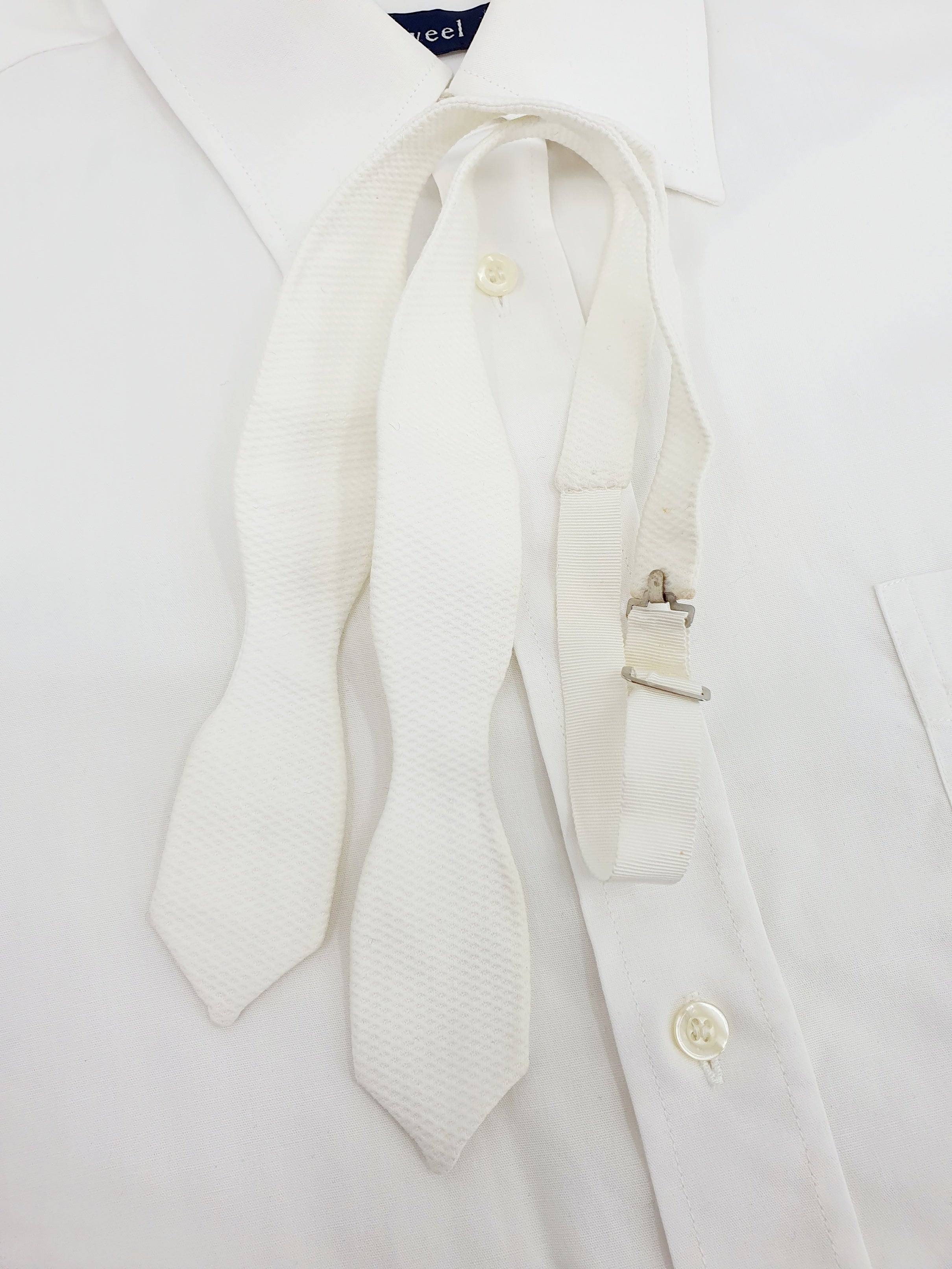 Itsesolmittava miesten valkoinen rusetti