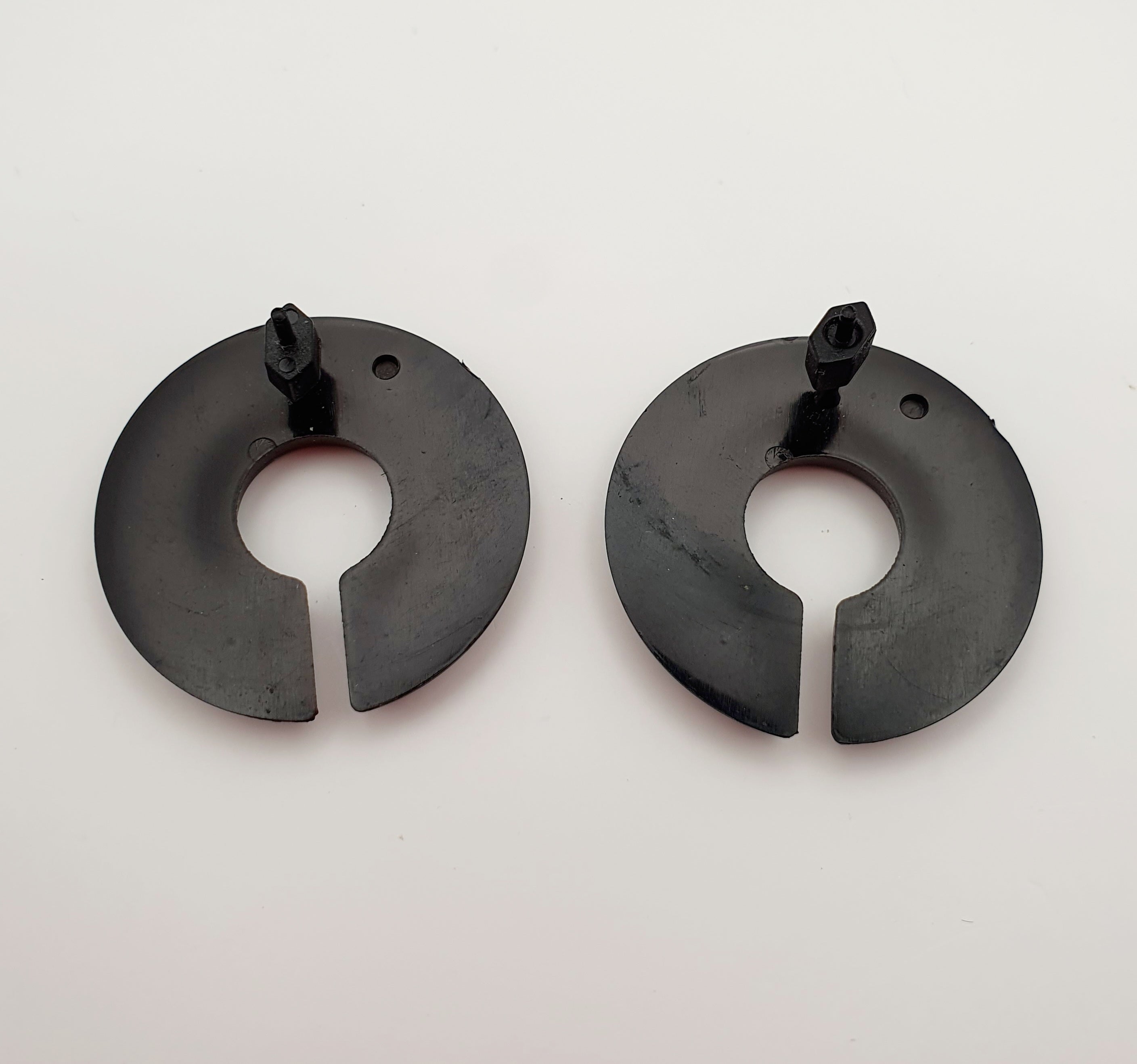 Mustat vintage korvakorut 80-luku Kuva takaa